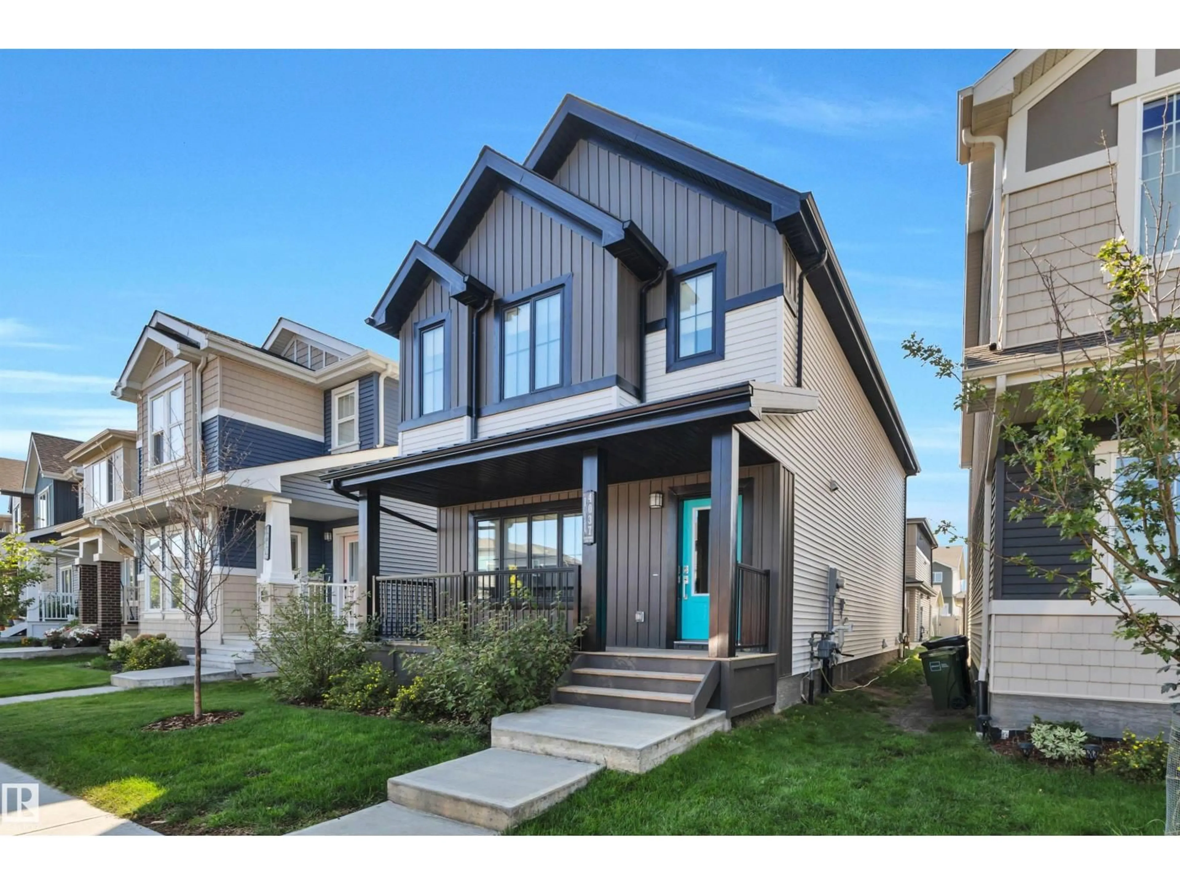 Home with vinyl exterior material, street for SW - 4037 HAWTHORN LI, Edmonton Alberta T6X2Y8