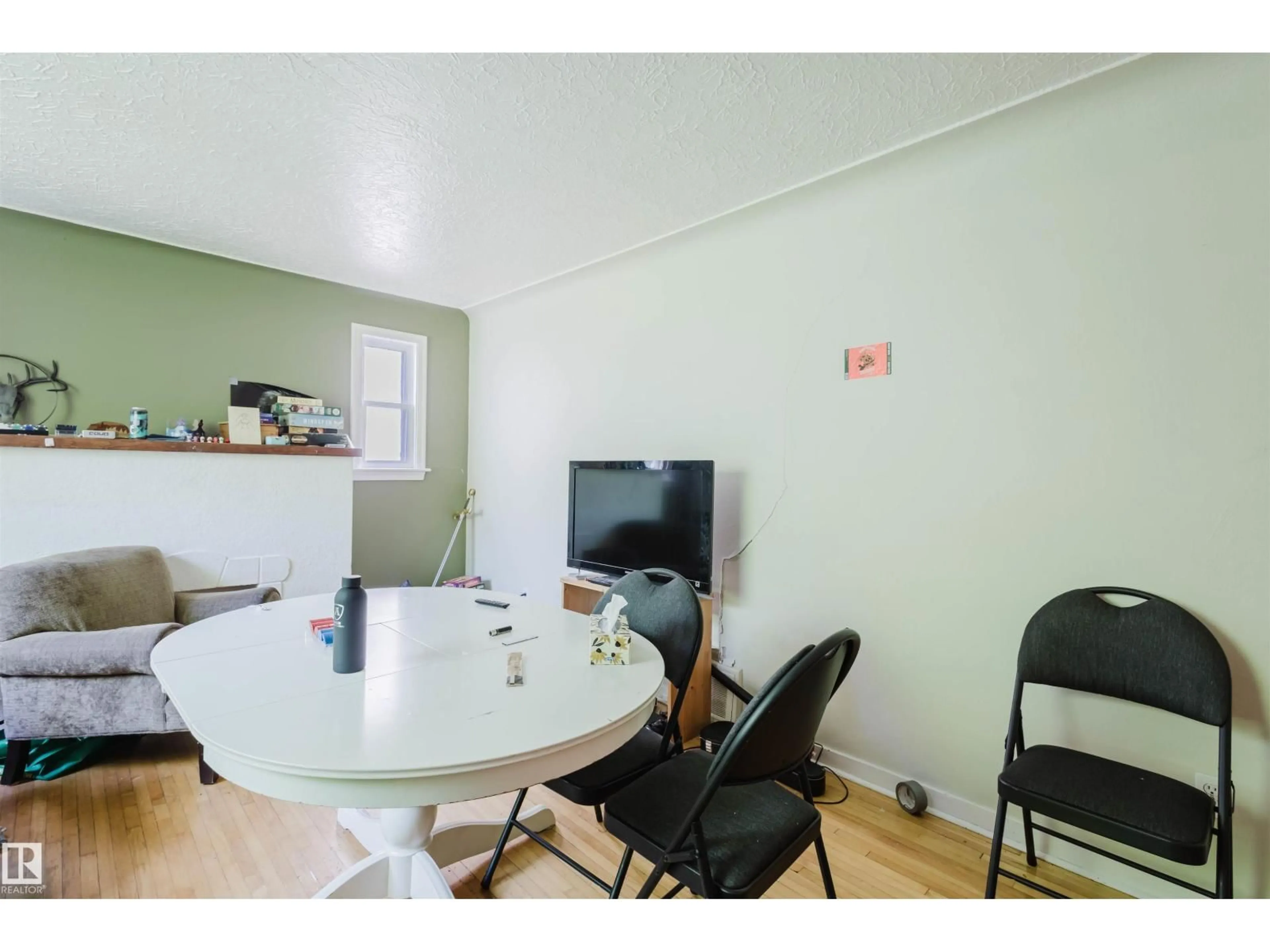 A pic of a room for 7230 112 ST, Edmonton Alberta T6G1J3