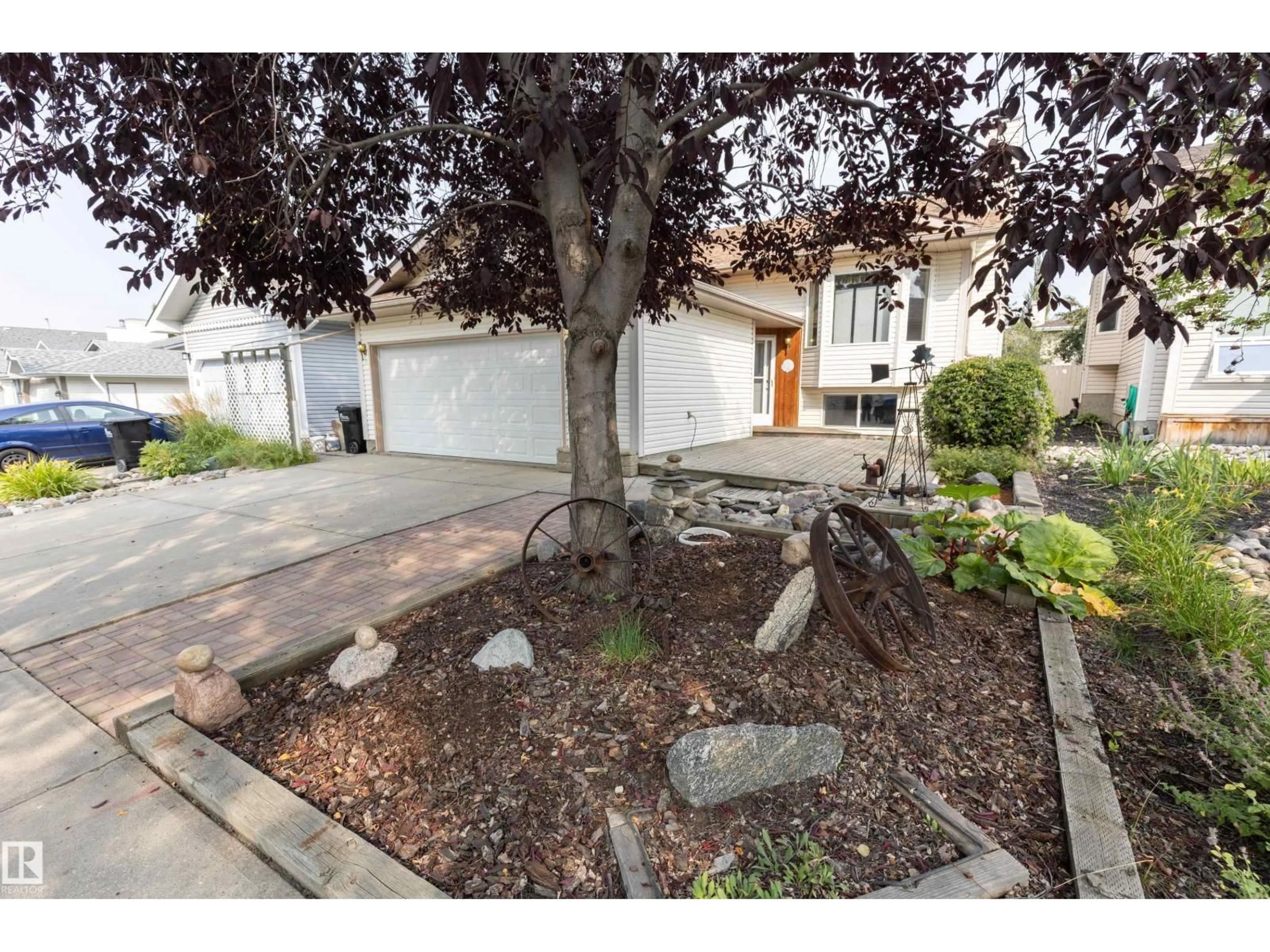 Unknown for 96 BLUEBERRY CR, Sherwood Park Alberta T8H1R6