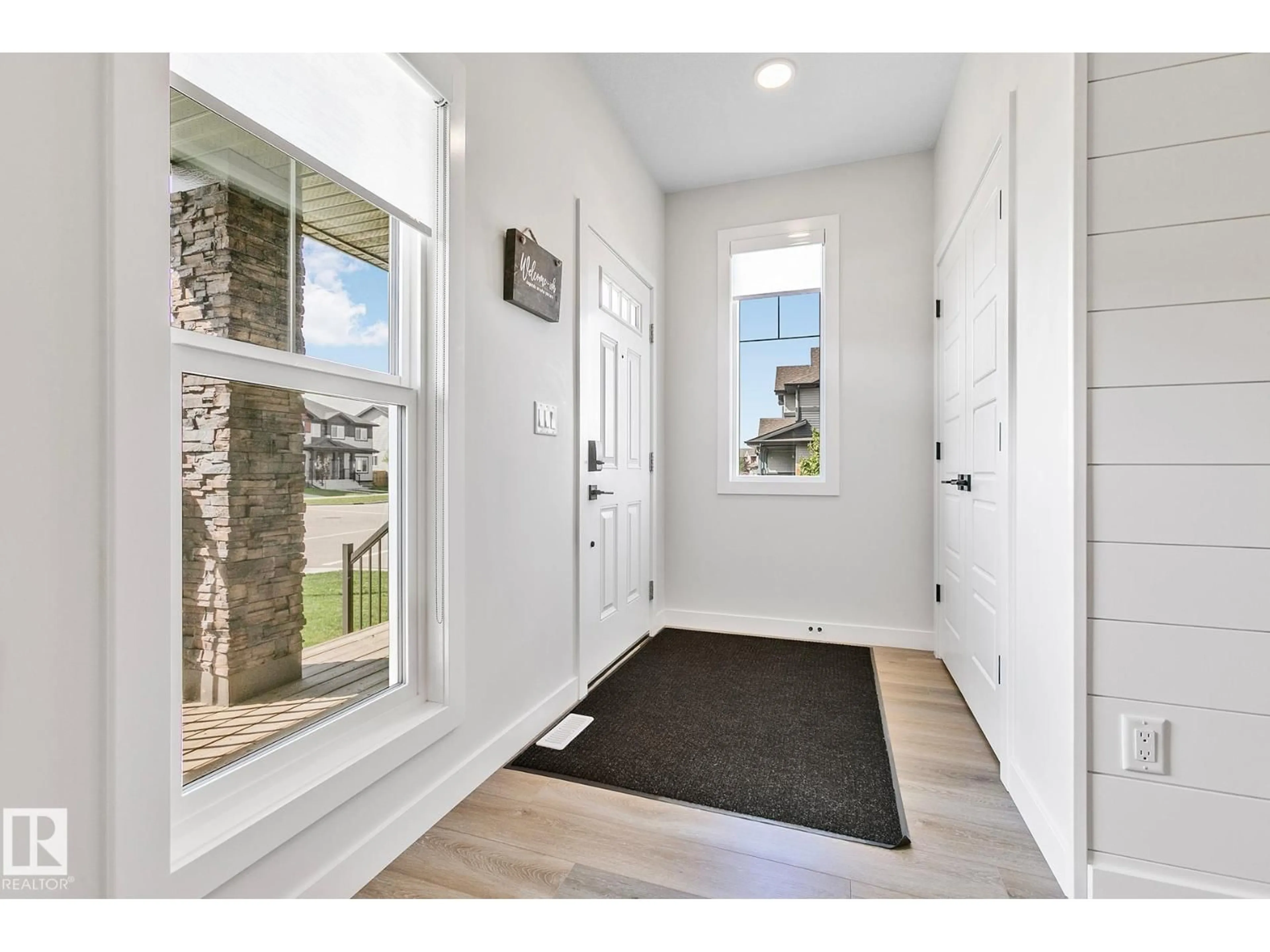 Indoor entryway for 50 SIENNA BV, Fort Saskatchewan Alberta T8L0W3