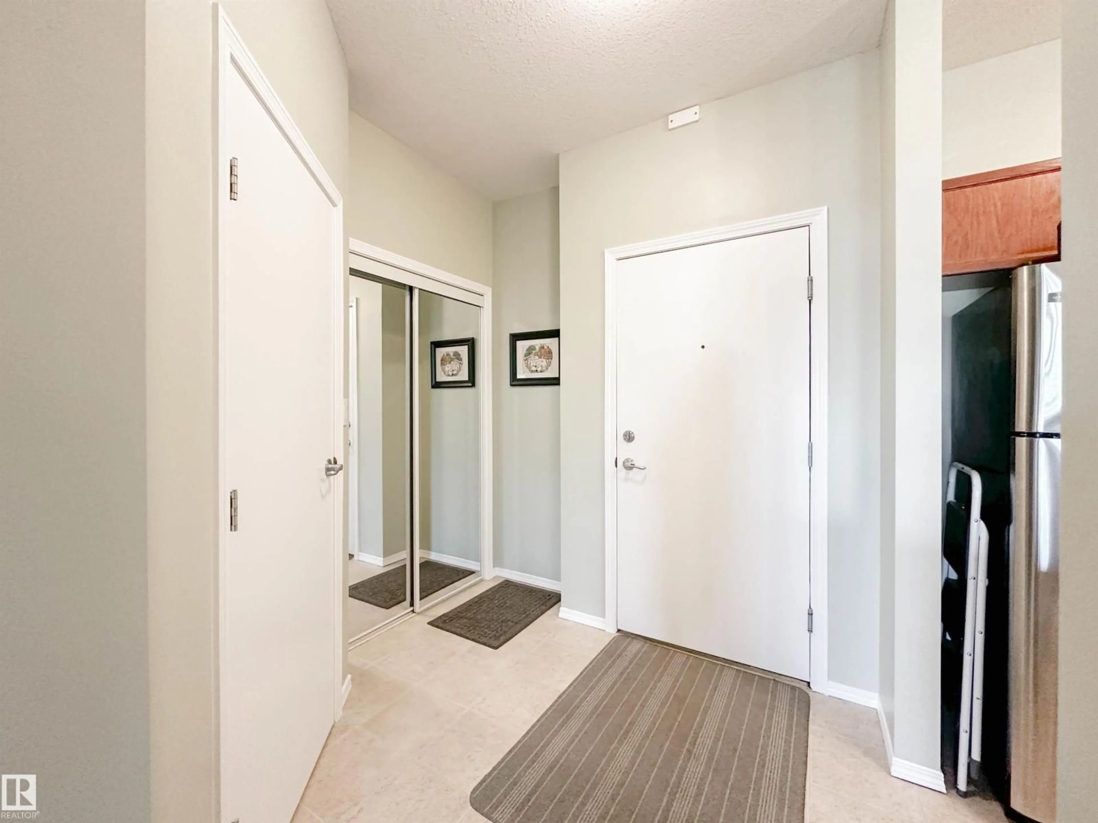 Indoor entryway for 306 - 4316 139 AV, Edmonton Alberta T5T0L1