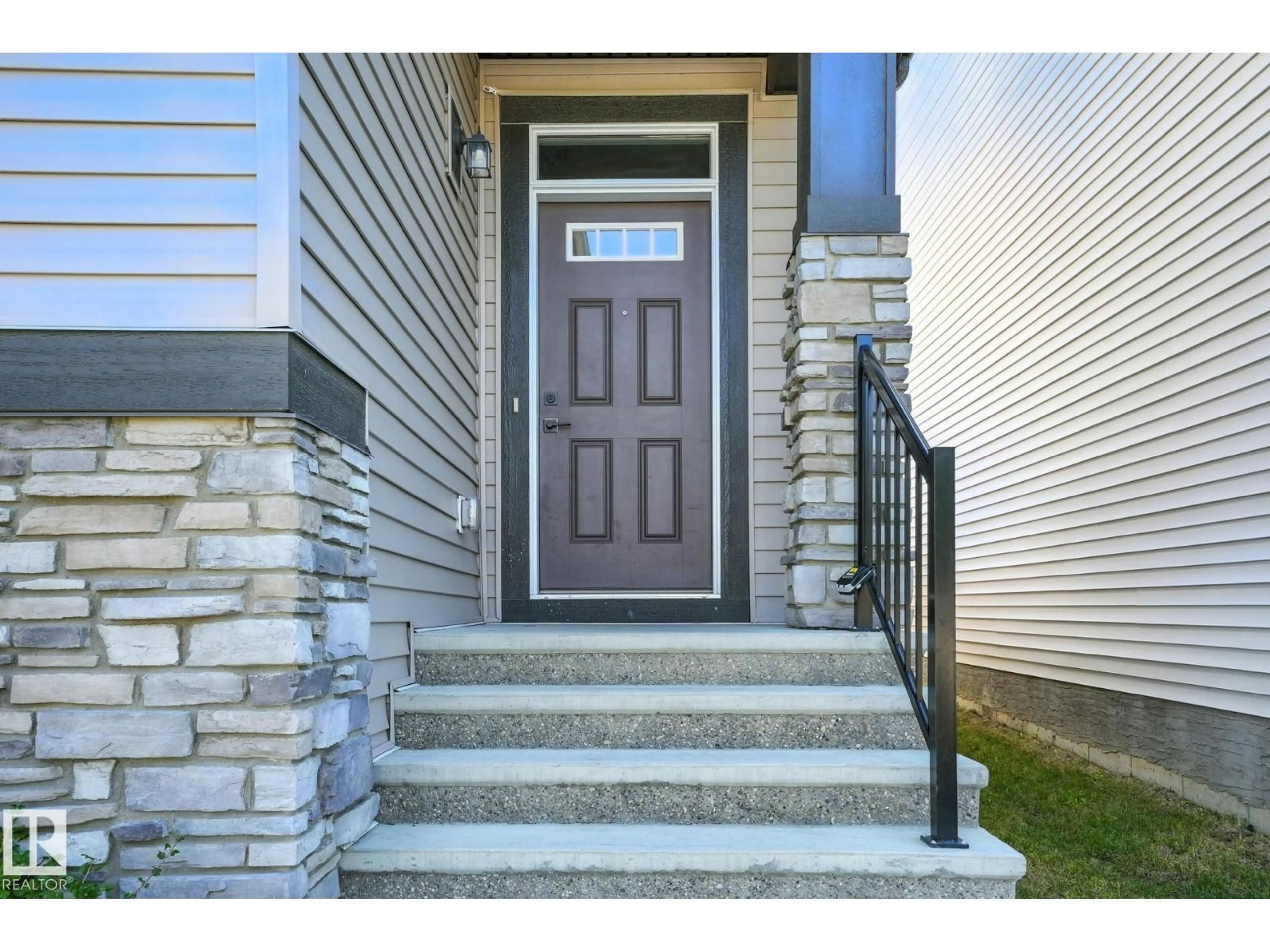 Indoor entryway for SW - 1931 160 ST, Edmonton Alberta T6W4X6