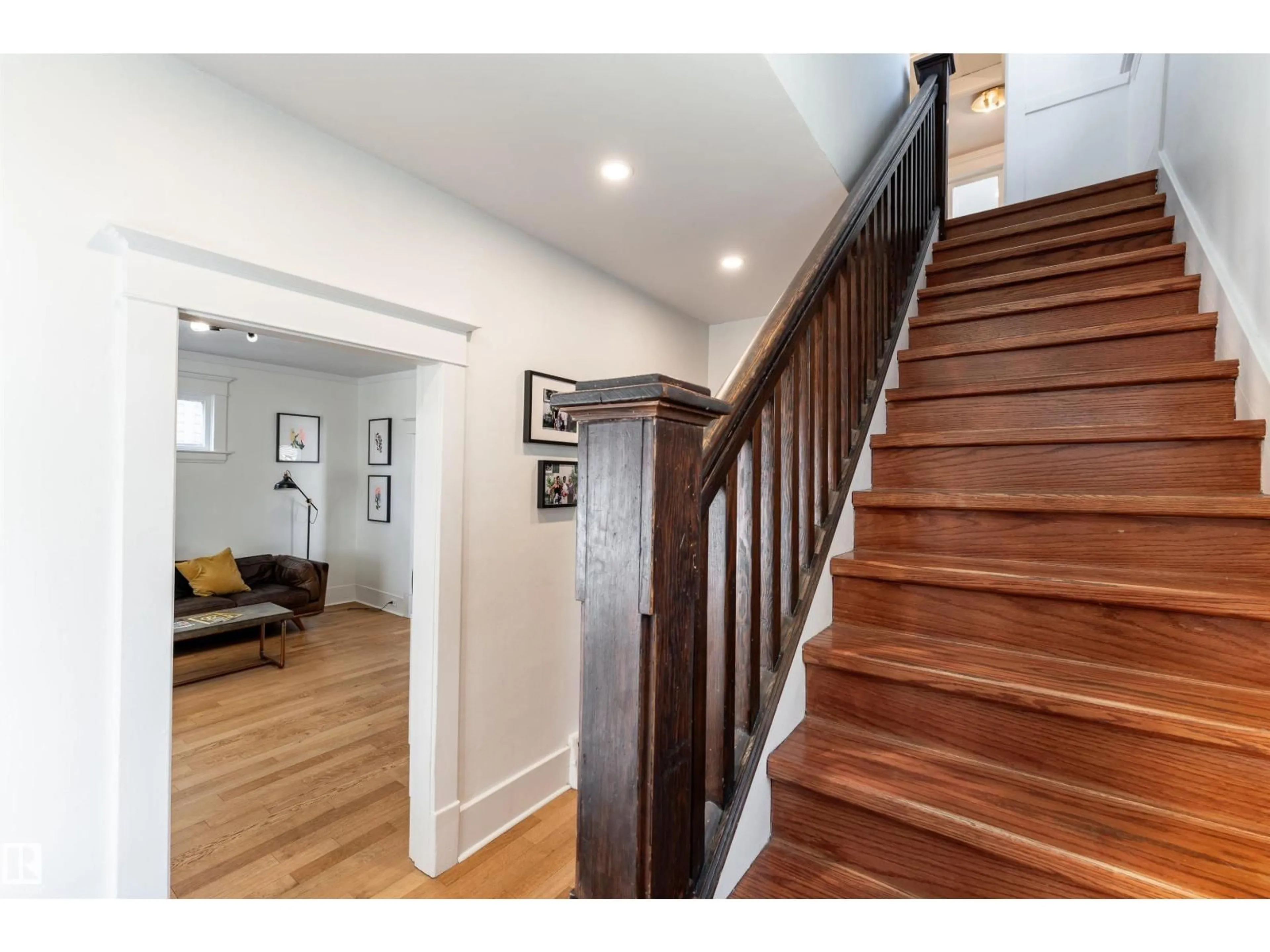 Indoor entryway for NW - 11216 91 ST, Edmonton Alberta T5B4A2