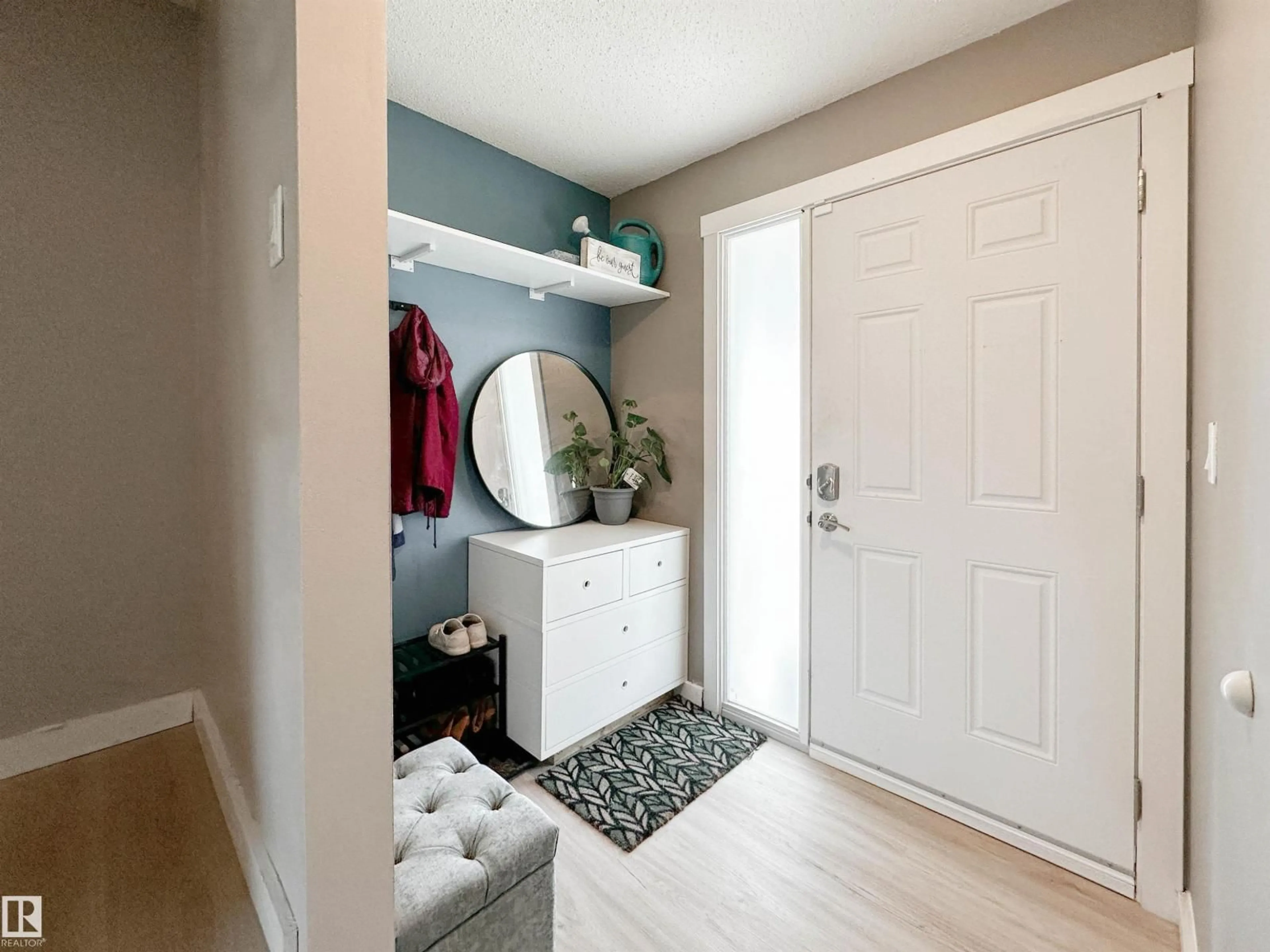 Indoor entryway for NW - 14717 118 ST, Edmonton Alberta T5X1K4