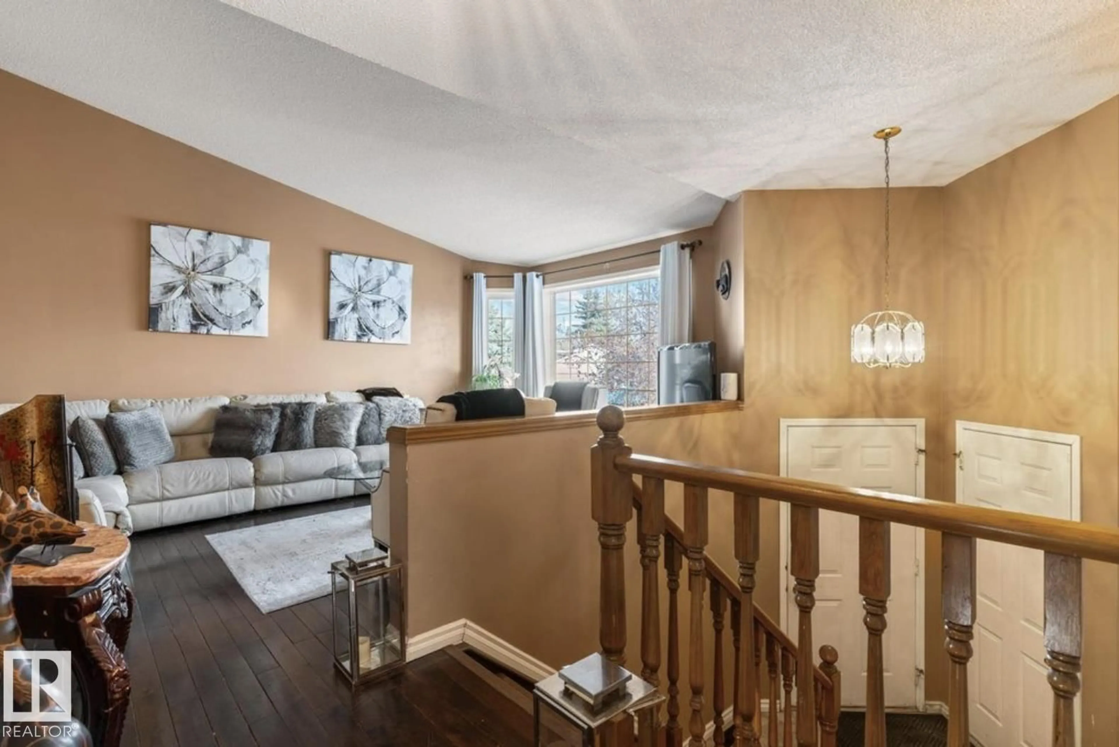 Unknown for 4030 37A AVENUE AVENUE, Edmonton Alberta T6L7A1