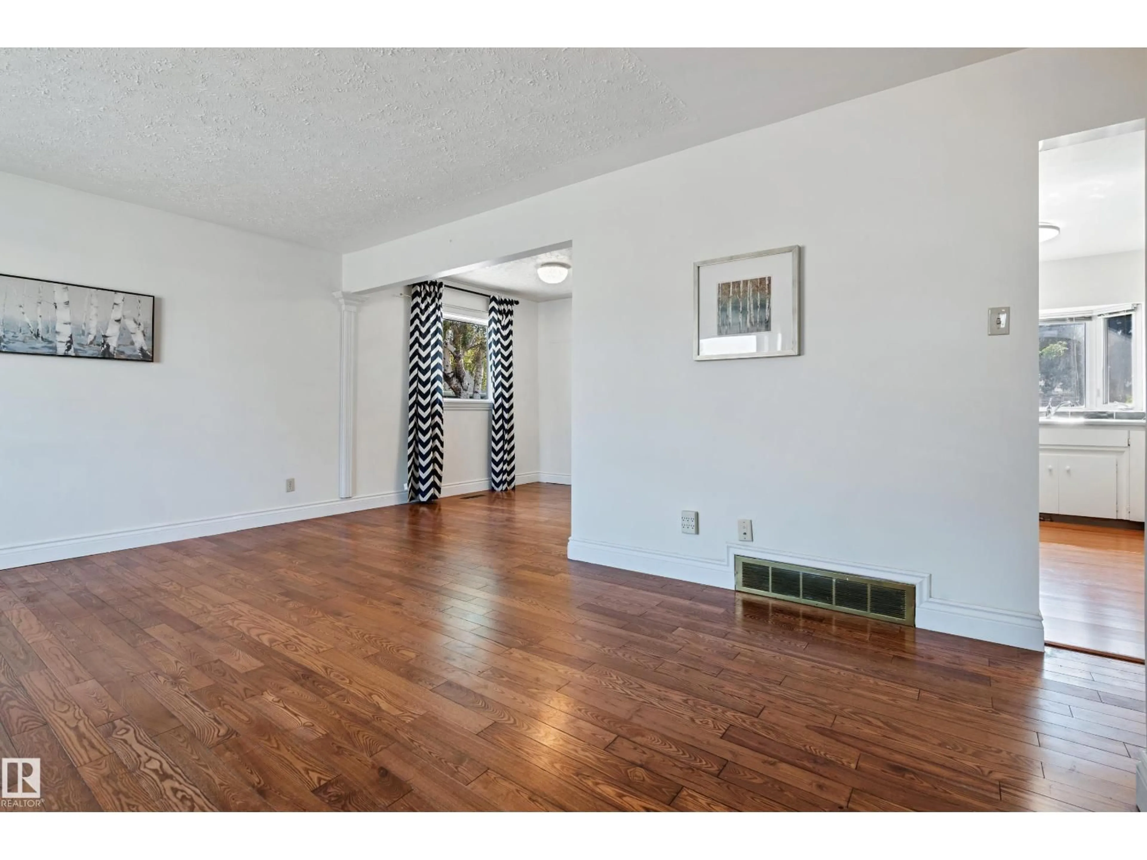 Unknown for 16021 95 AV, Edmonton Alberta T5P0A8