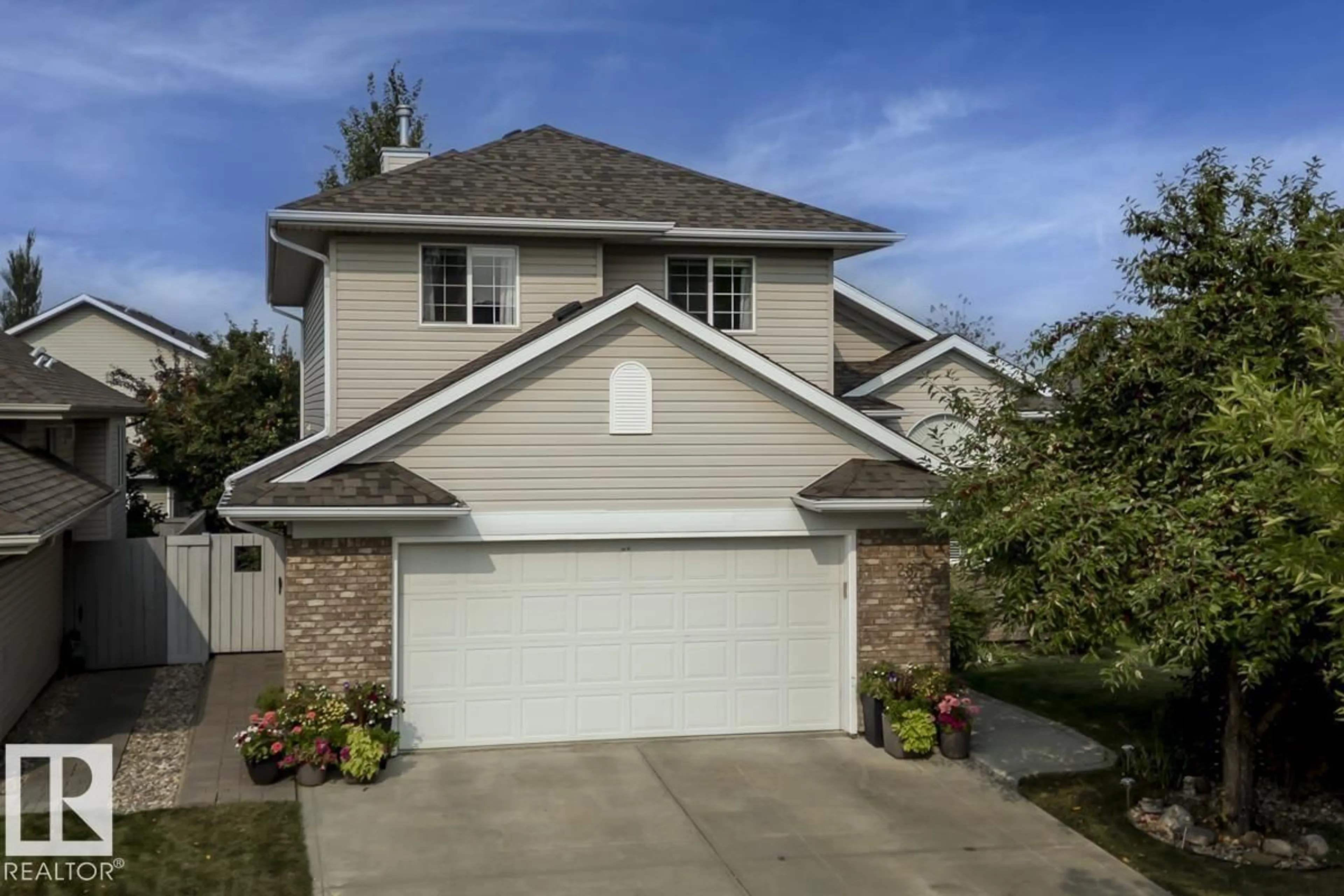 Home with vinyl exterior material, street for 28 KIRKWOOD DR, St. Albert Alberta T8N6X9
