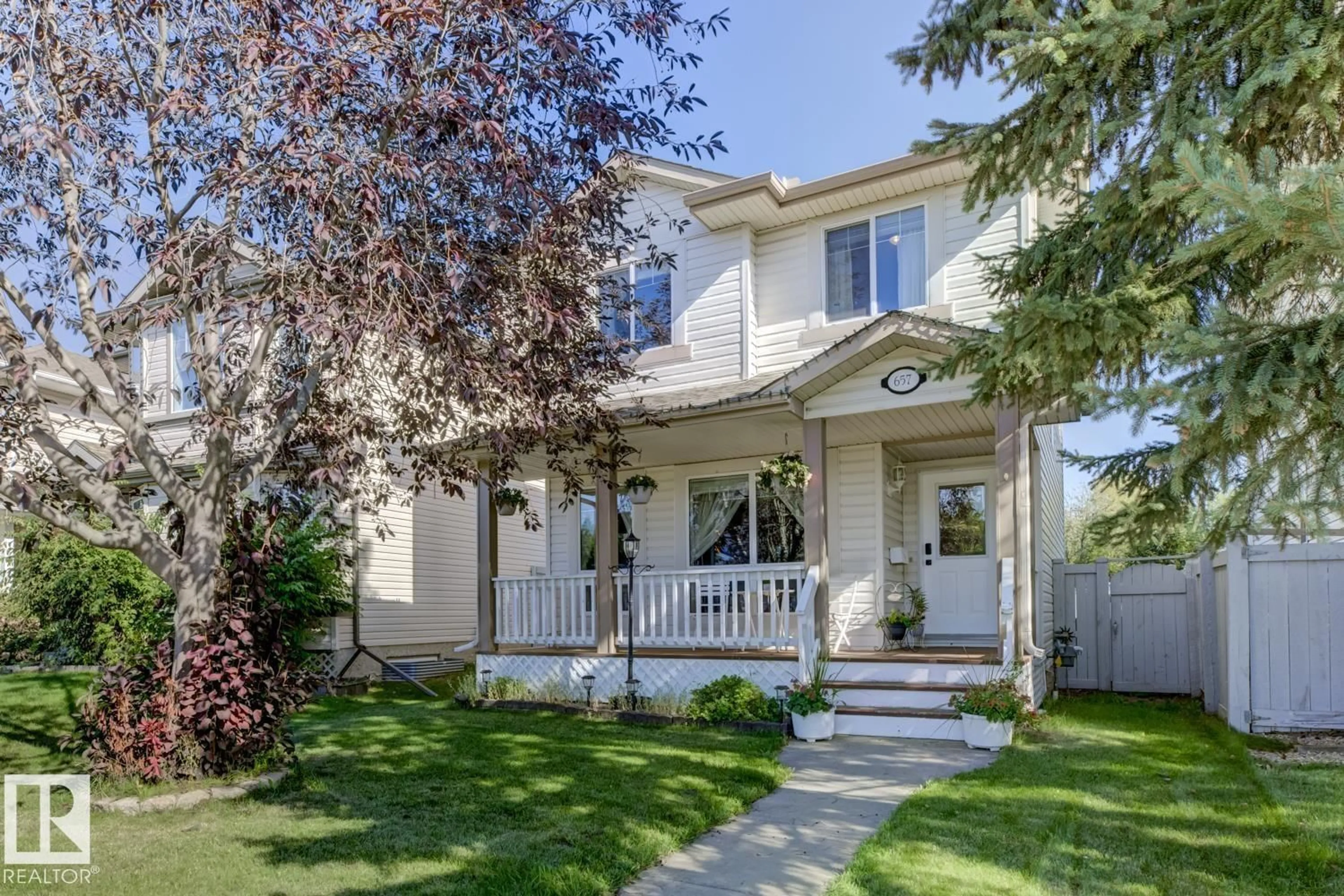 Home with vinyl exterior material, street for 657 GLENWRIGHT CR, Edmonton Alberta T5T6K6