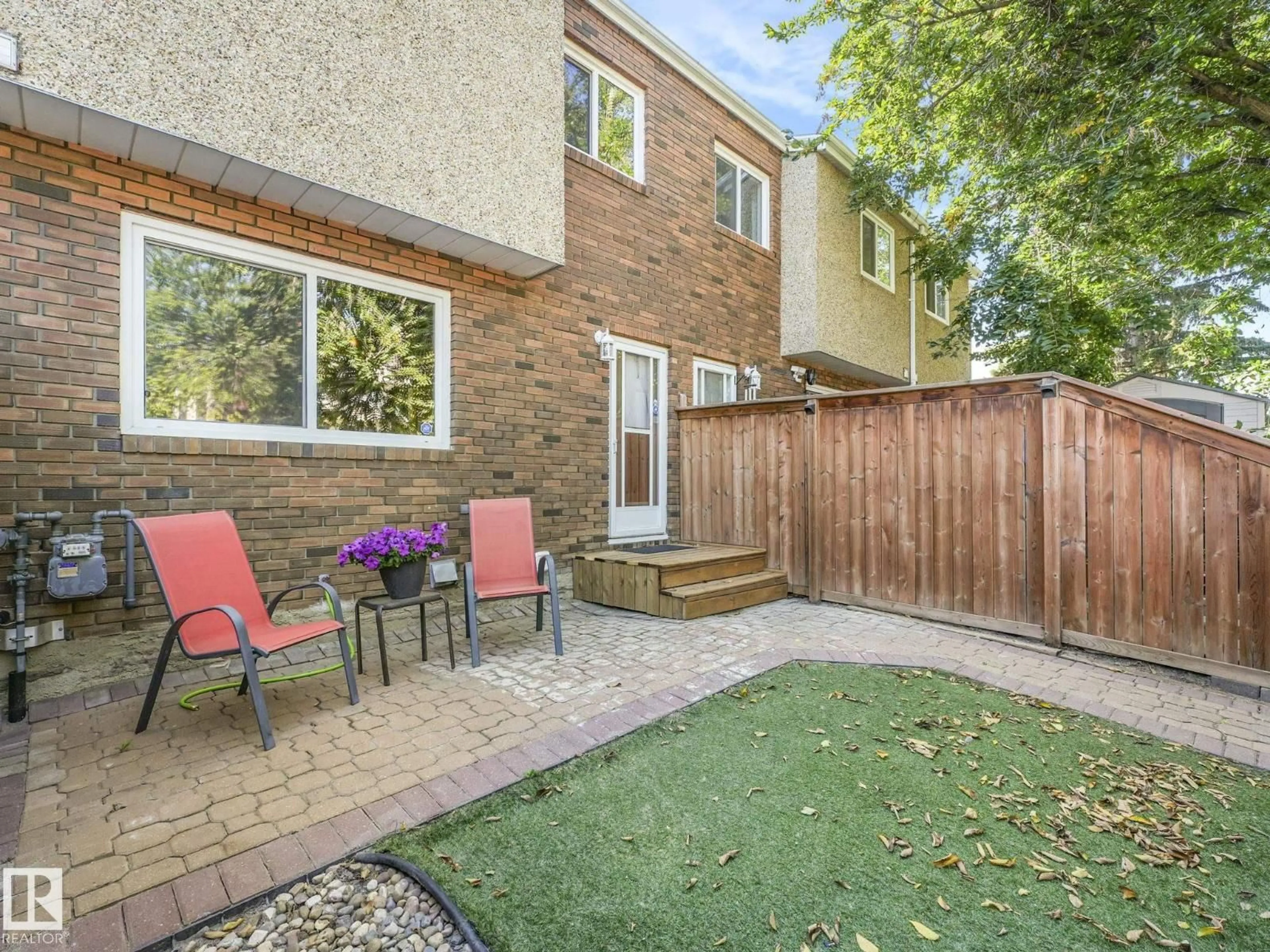 Patio, street for 18351 93 AV, Edmonton Alberta T5T1V2
