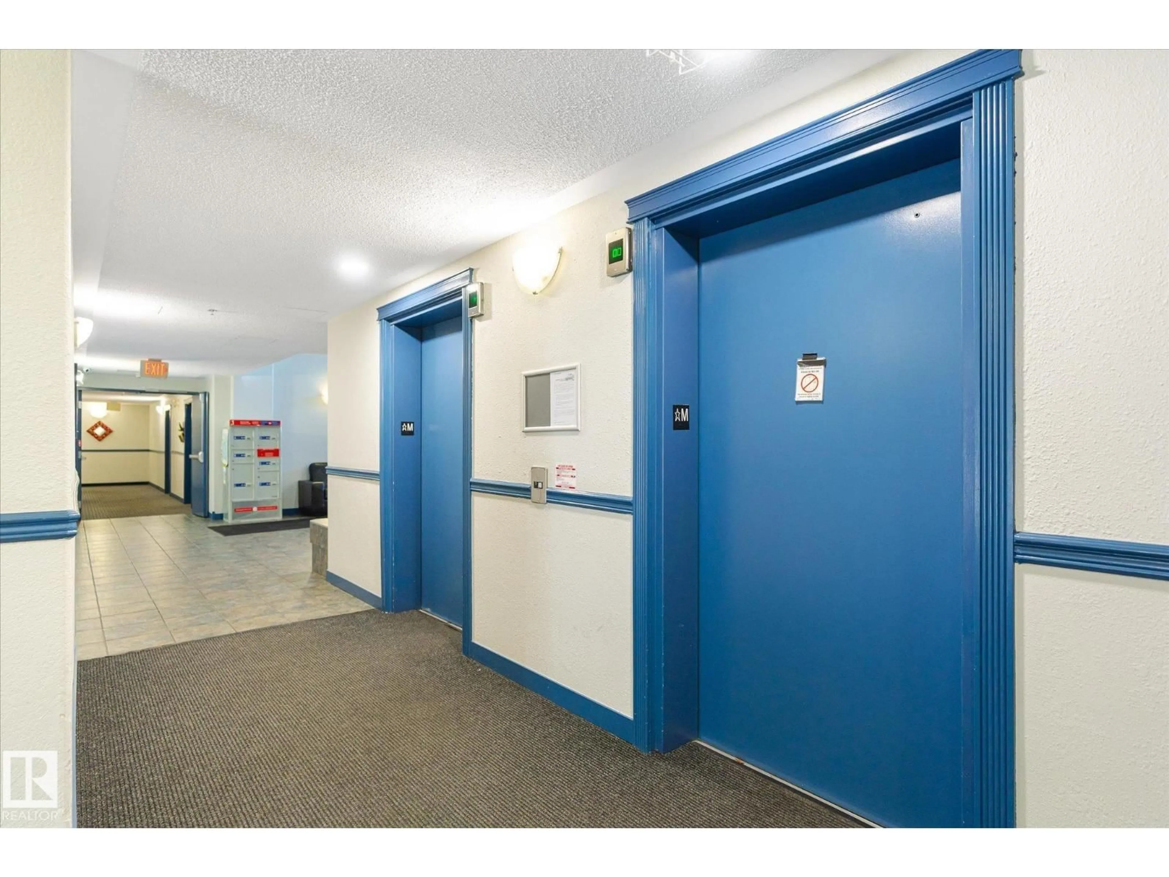 Indoor foyer for 305 - 2305 35A AV NW, Edmonton Alberta T6T1Z2