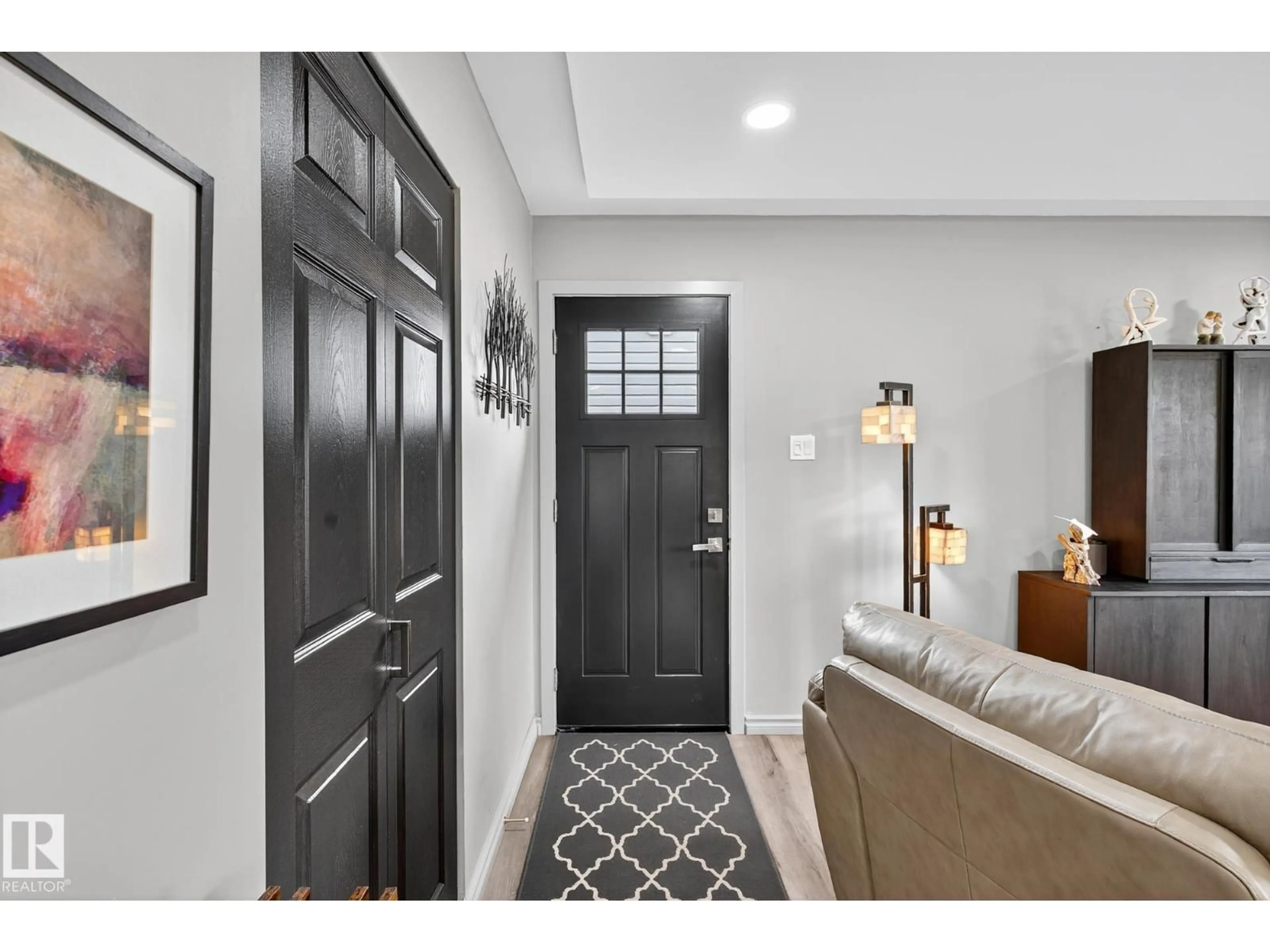 Indoor entryway for 23 LINDEN ST, Spruce Grove Alberta T7X2G6