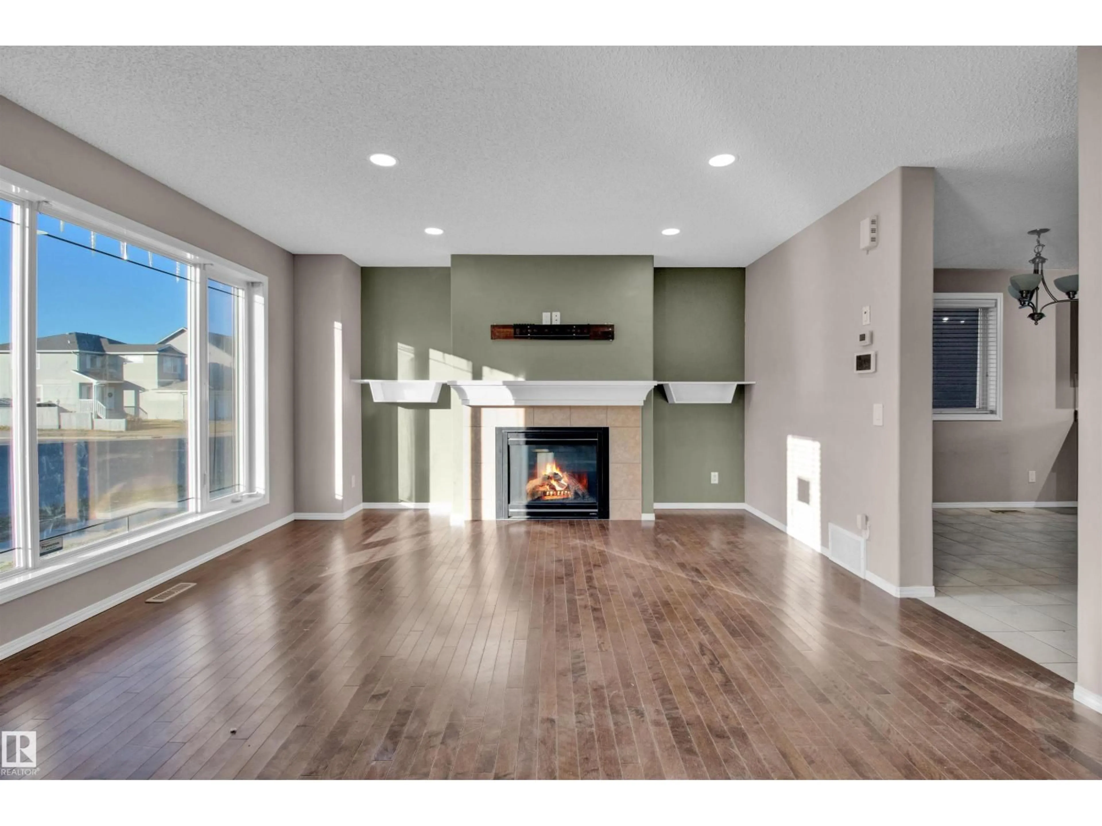Unknown for 17951 85 ST, Edmonton Alberta T5Z0E4