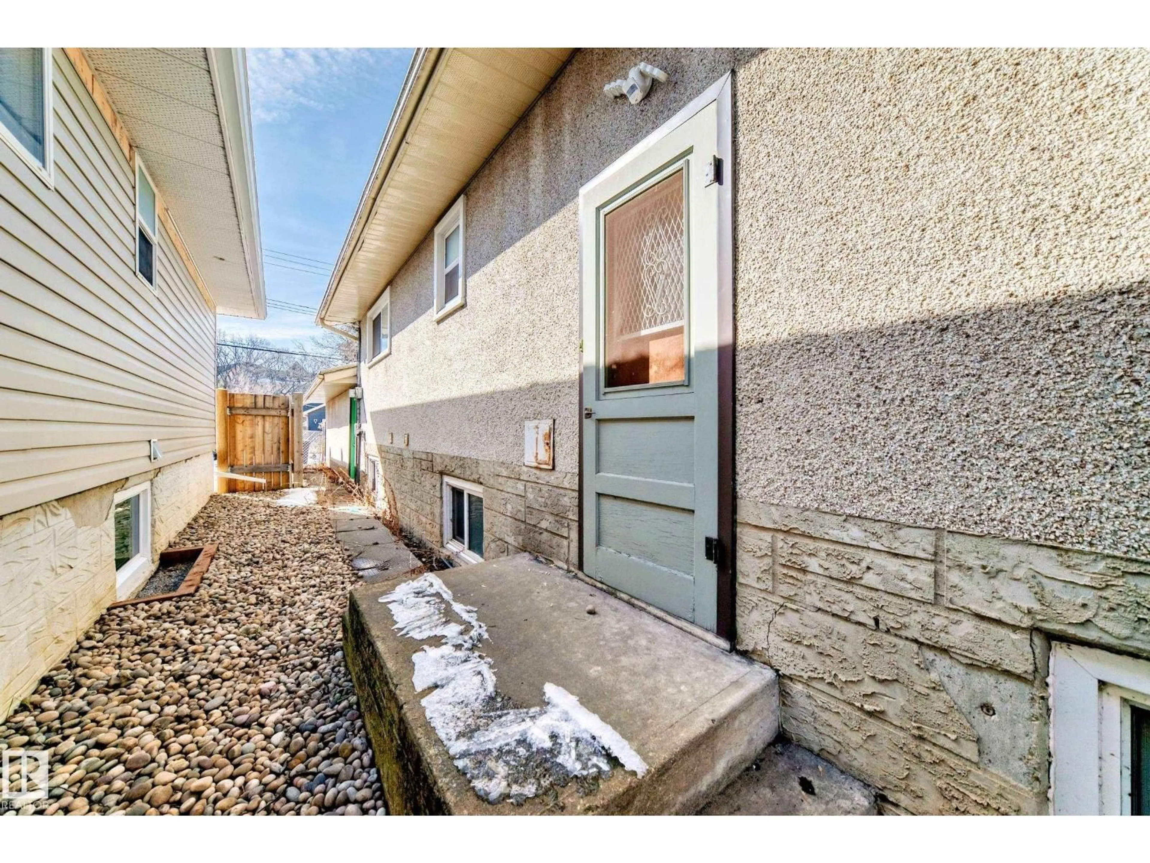 Unknown for NW - 7807 108 ST, Edmonton Alberta T6E4M1
