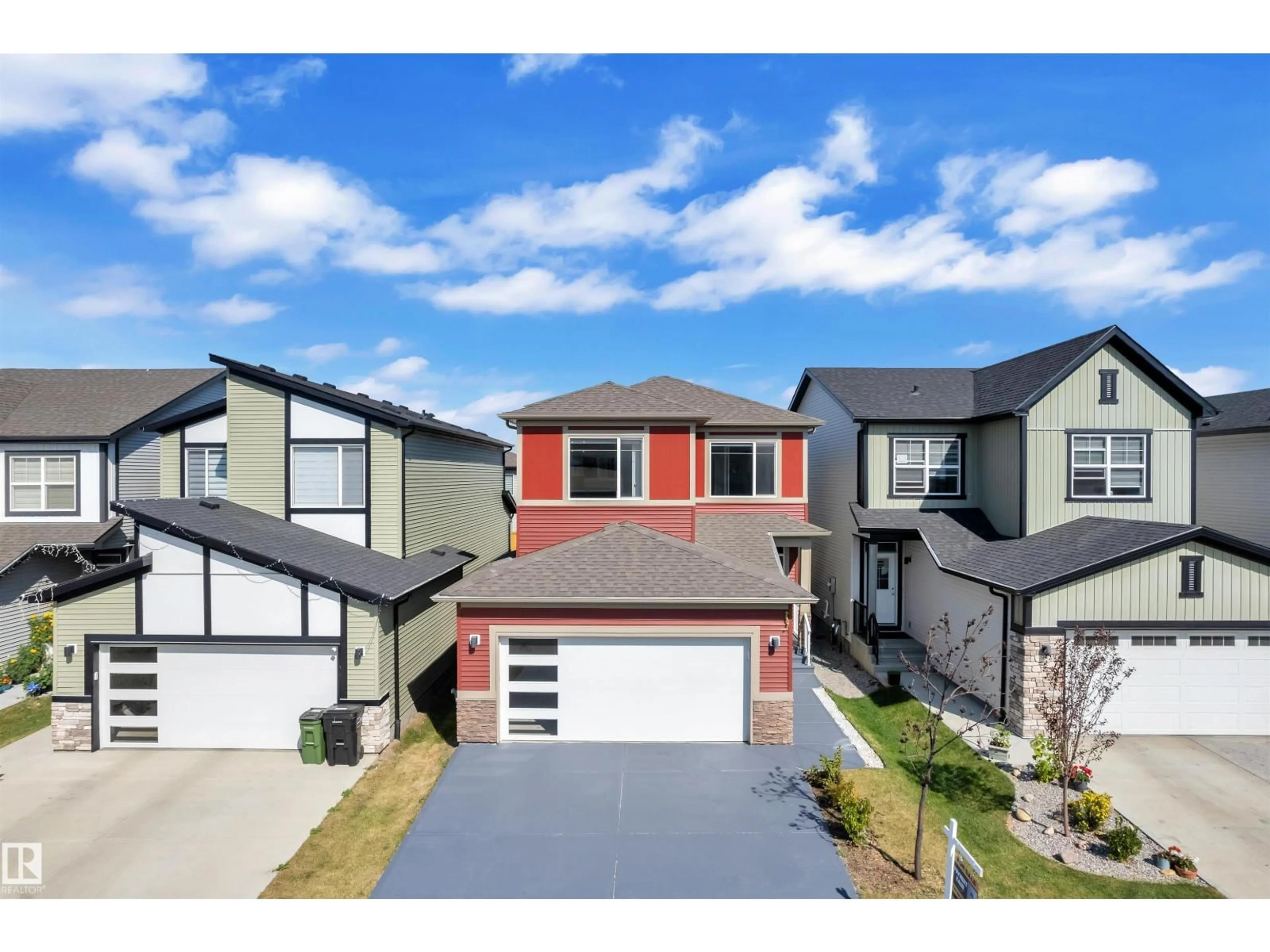 A pic from outside/outdoor area/front of a property/back of a property/a pic from drone, street for 332 35 AV, Edmonton Alberta T6T2P8
