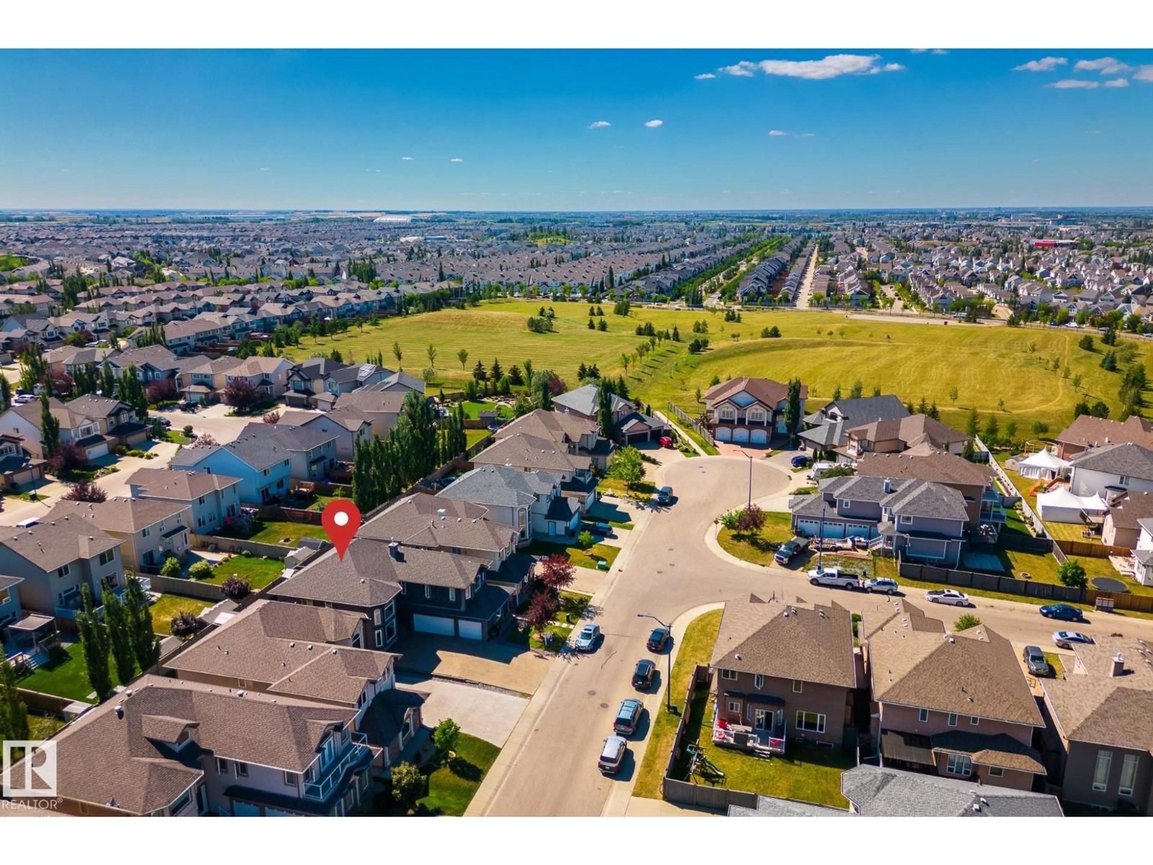A pic from outside/outdoor area/front of a property/back of a property/a pic from drone, unknown for 6819 18 AV, Edmonton Alberta T6X0C9