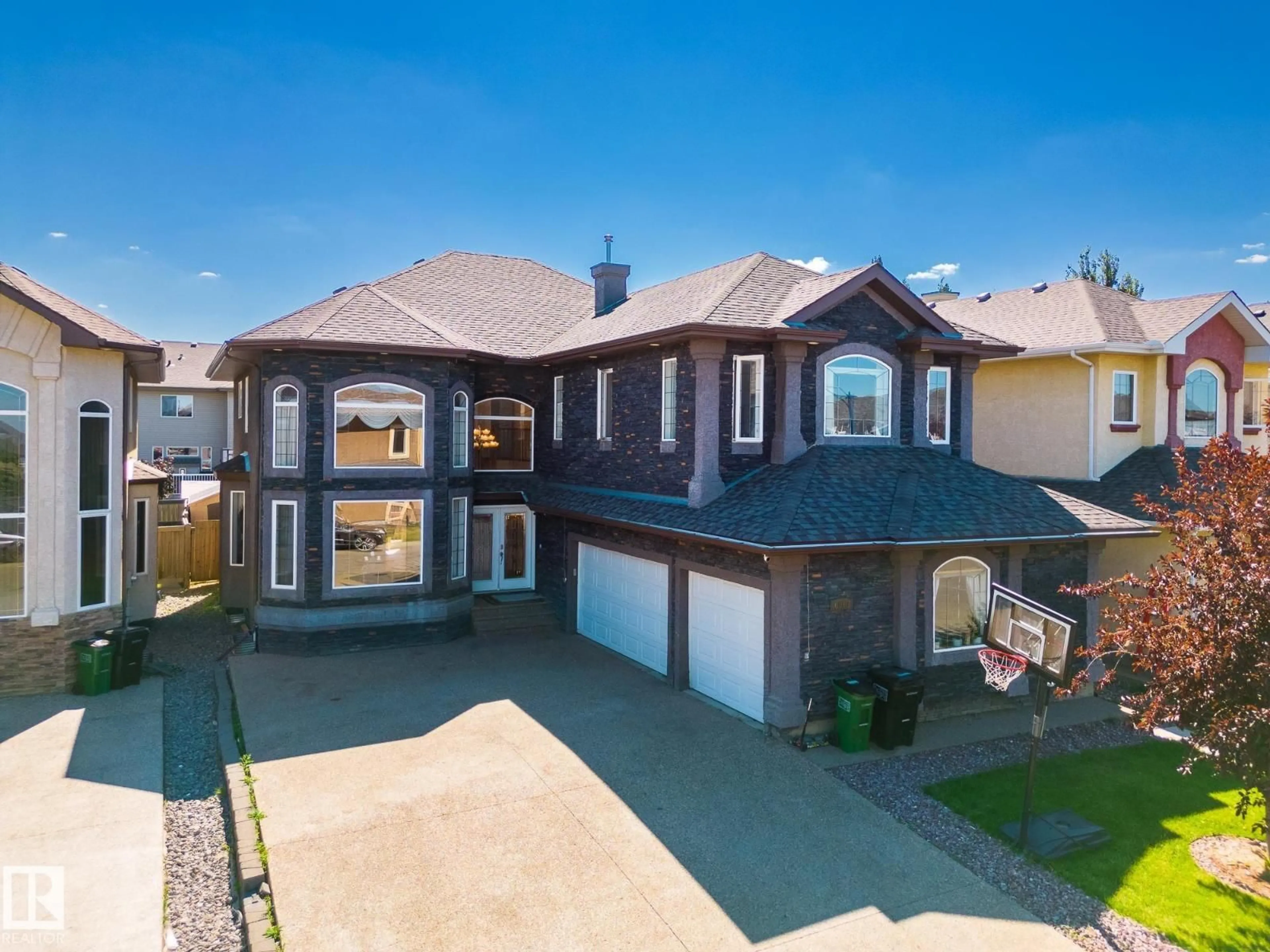A pic from outside/outdoor area/front of a property/back of a property/a pic from drone, street for 6819 18 AV, Edmonton Alberta T6X0C9