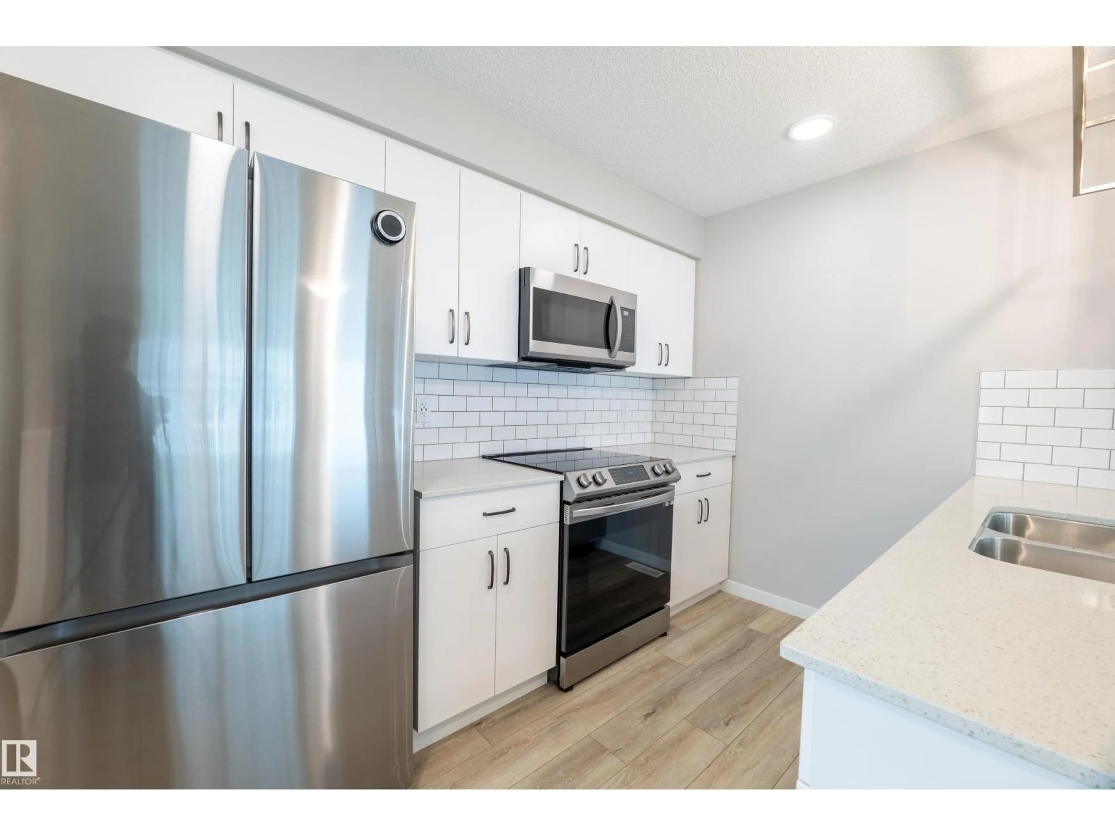 Standard kitchen, unknown for 78 - 17832 78 ST NW, Edmonton Alberta T5Z0P7