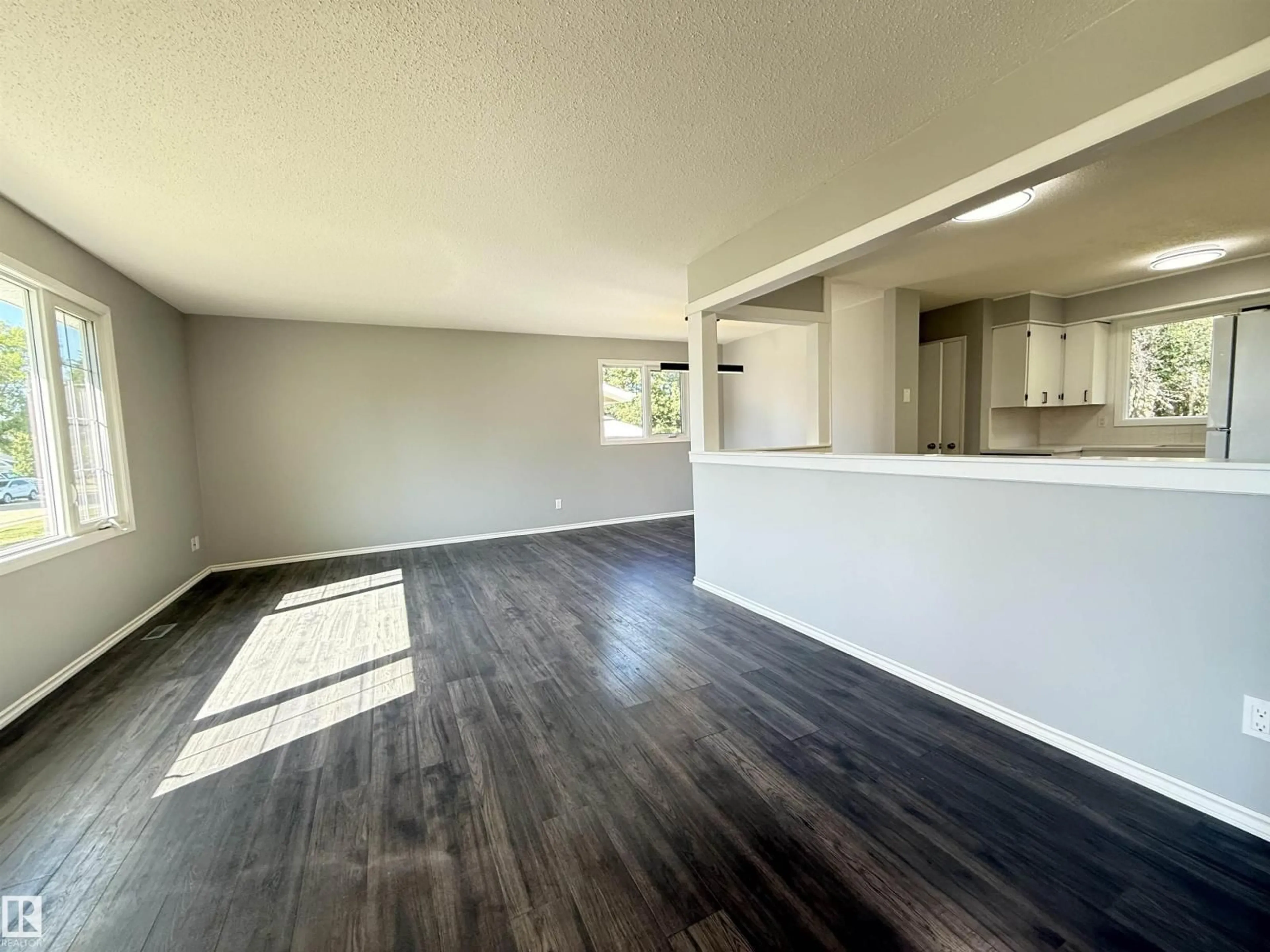 A pic of a room for 142 GARNET RD, Sherwood Park Alberta T8A2S7