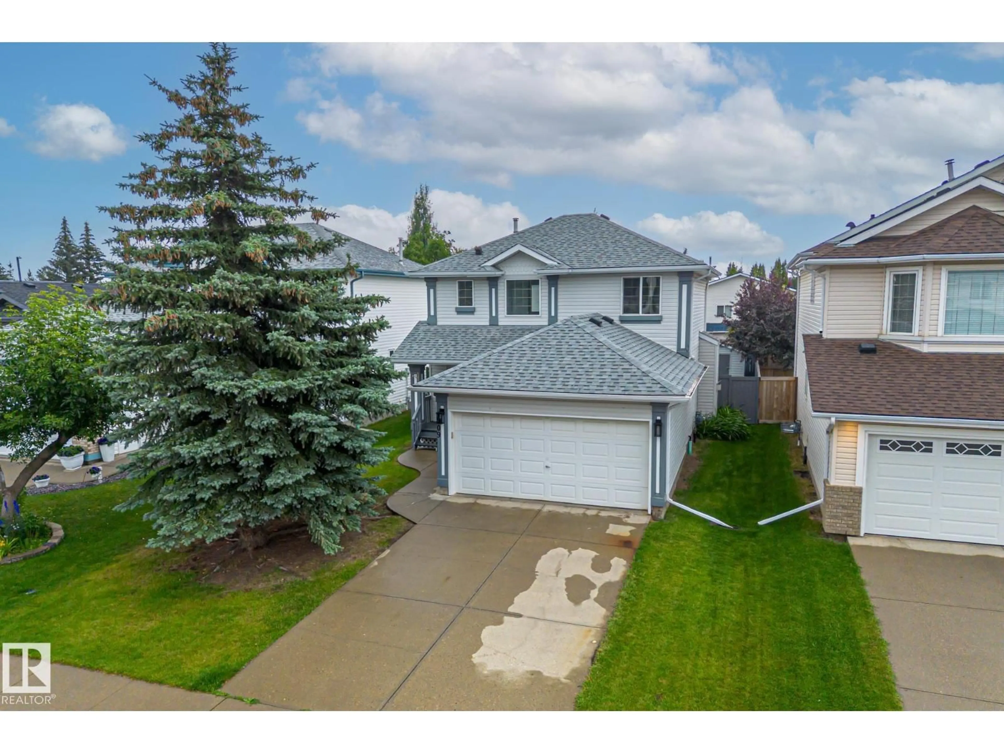 A pic from outside/outdoor area/front of a property/back of a property/a pic from drone, street for 209 BANCROFT CL, Edmonton Alberta T5T6B5