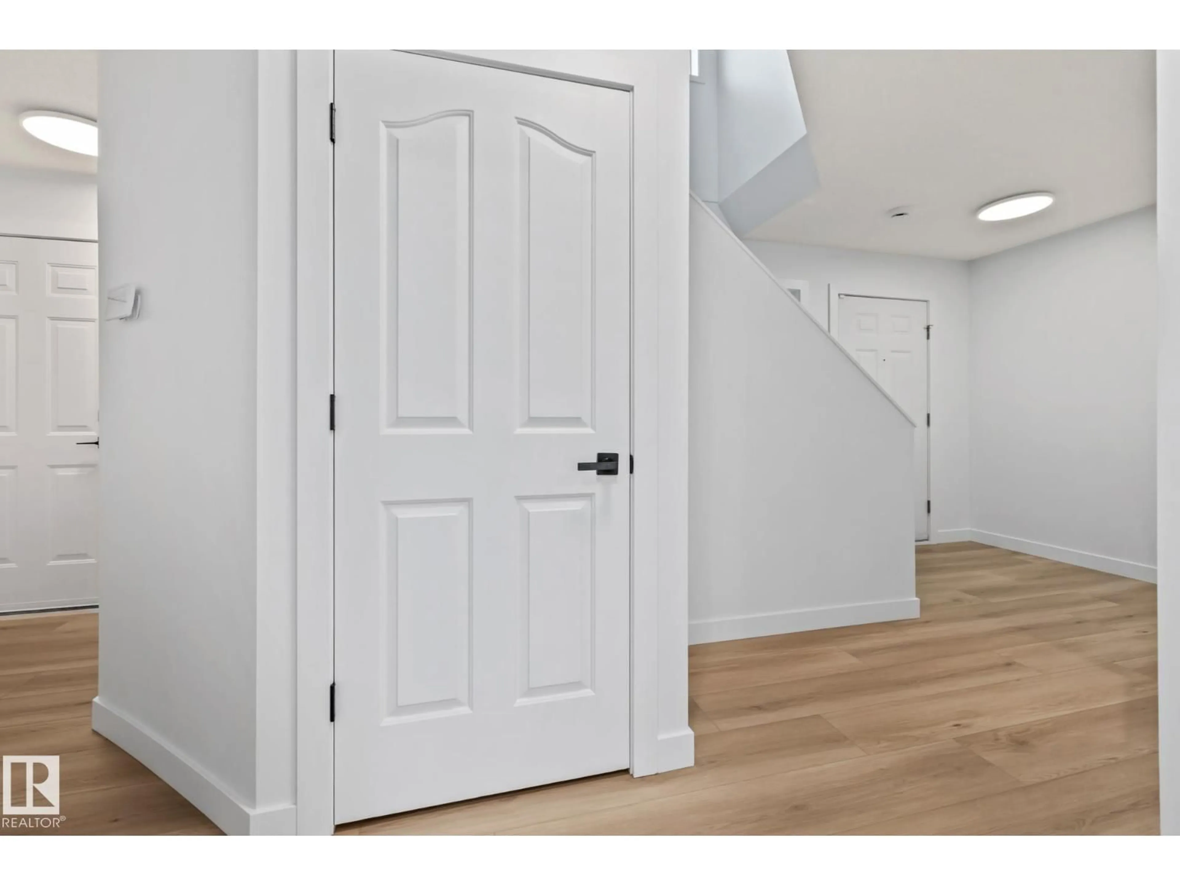 Indoor entryway for 209 BANCROFT CL, Edmonton Alberta T5T6B5