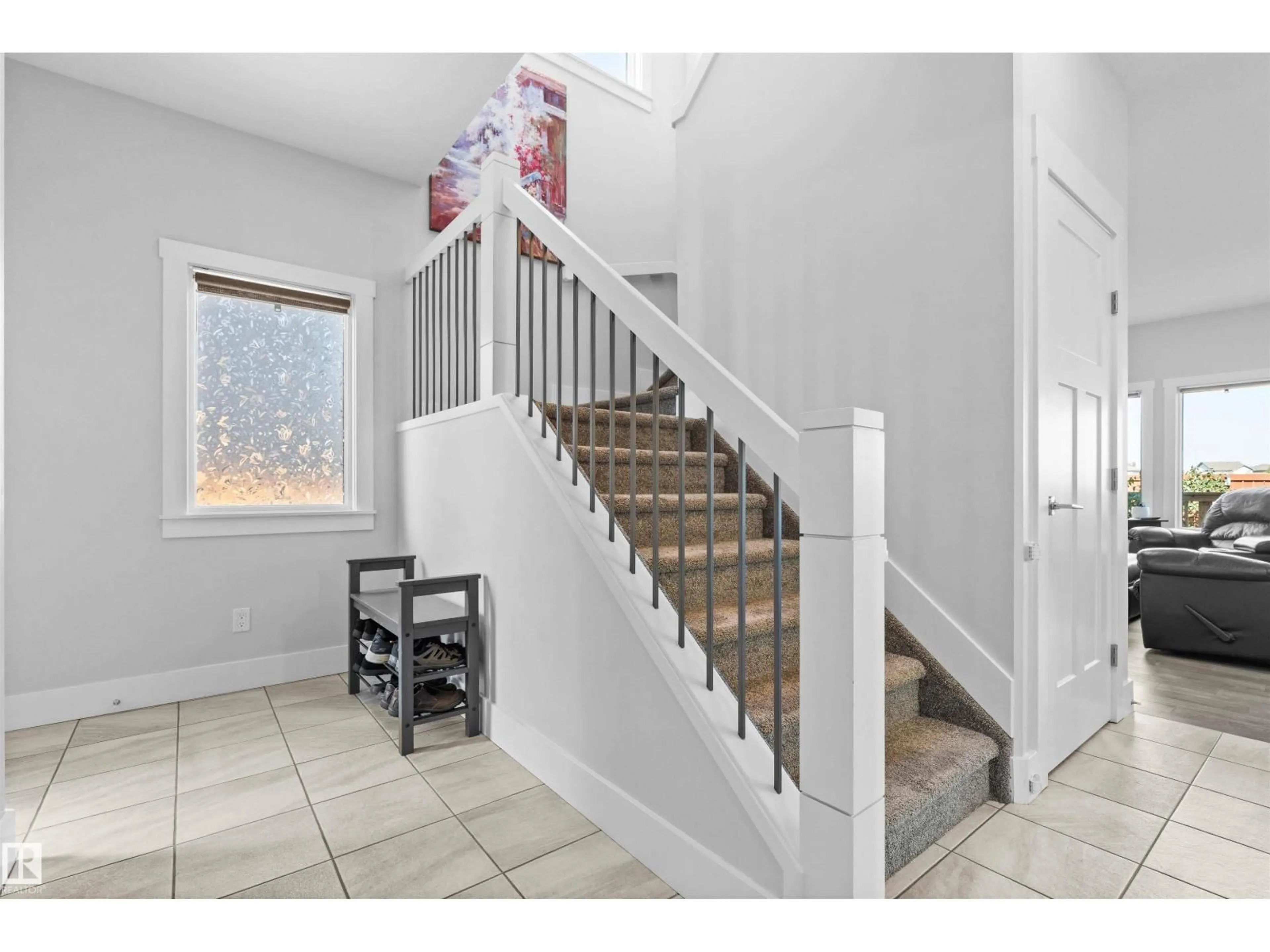 Indoor entryway for 104 TRIBUTE CM, Spruce Grove Alberta T7X0W6
