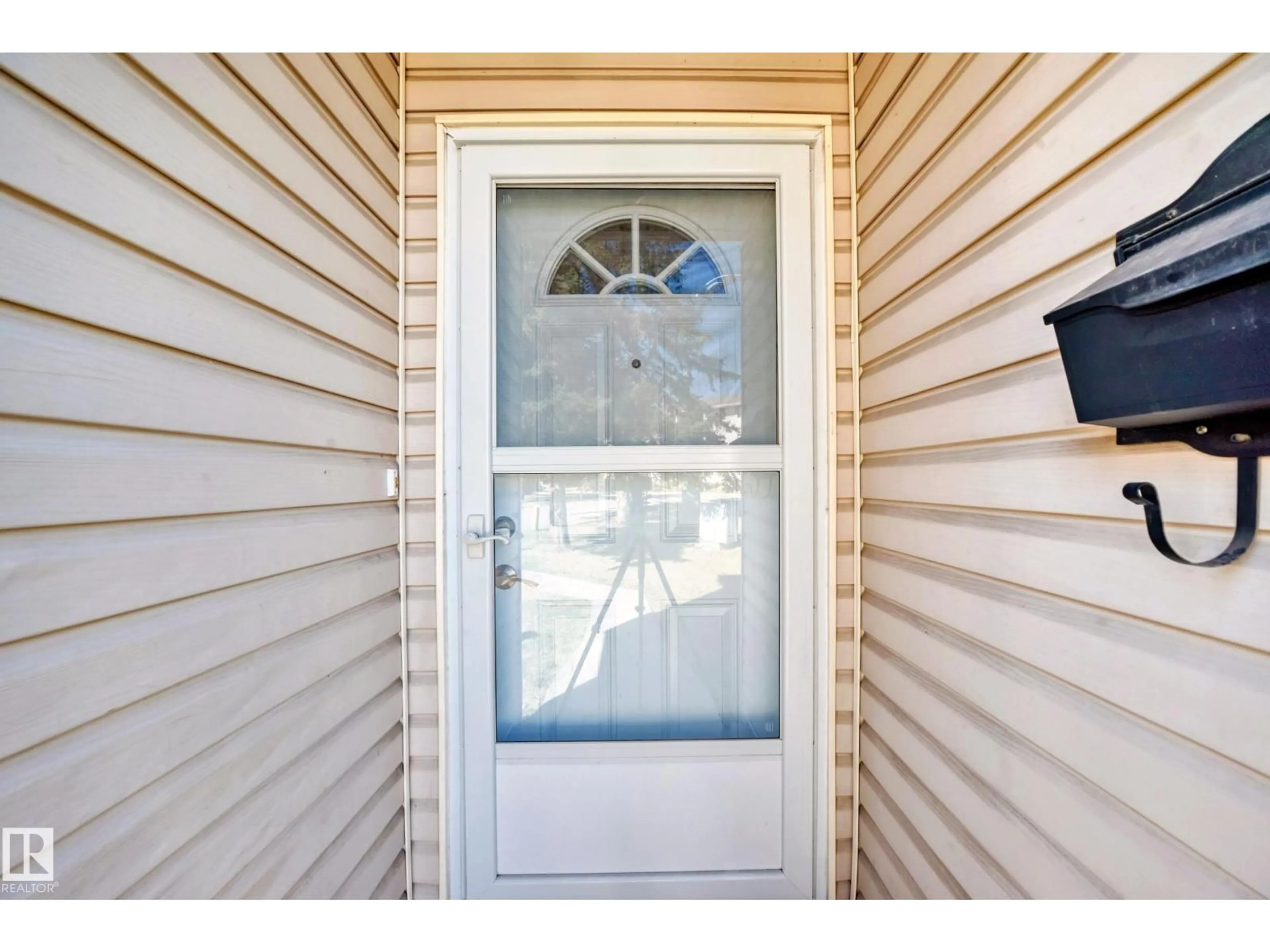 Indoor entryway for 5535 144A AV, Edmonton Alberta T5R3R2