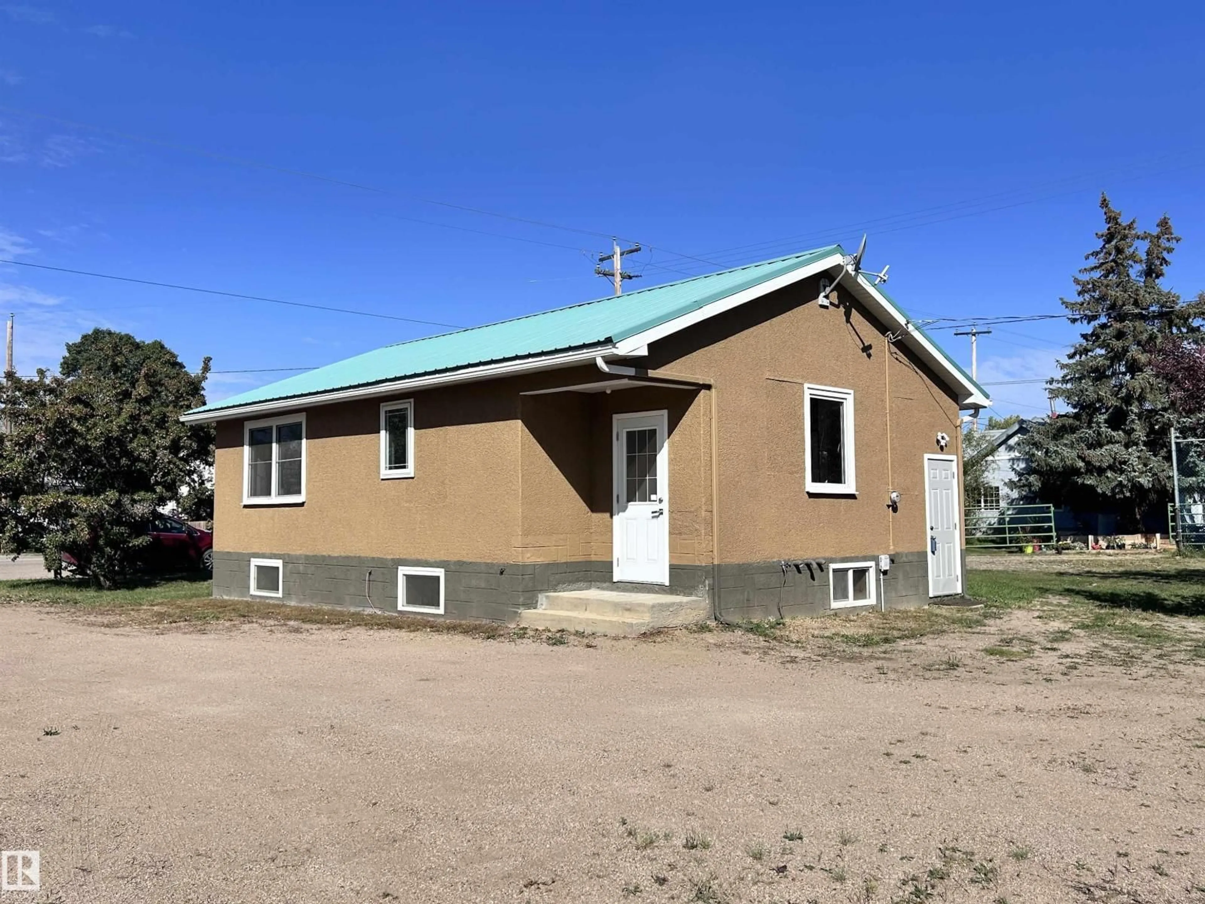Home with vinyl exterior material, building for 301 2ND STREET, Thorhild Alberta T0A3J0