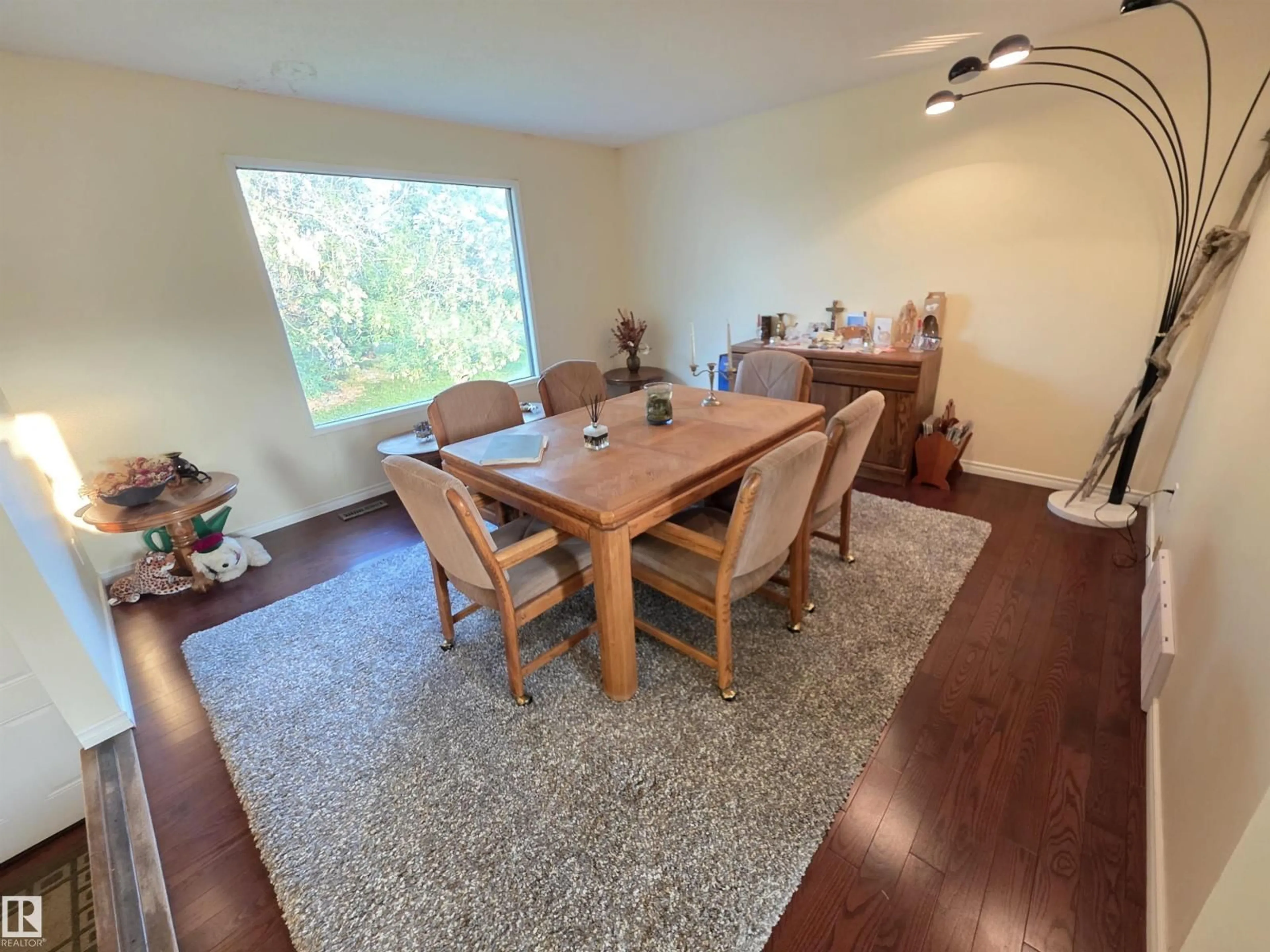 Dining room, wood/laminate floor for 56418 RGE ROAD 35, Rural Lac Ste. Anne County Alberta T0E1A0