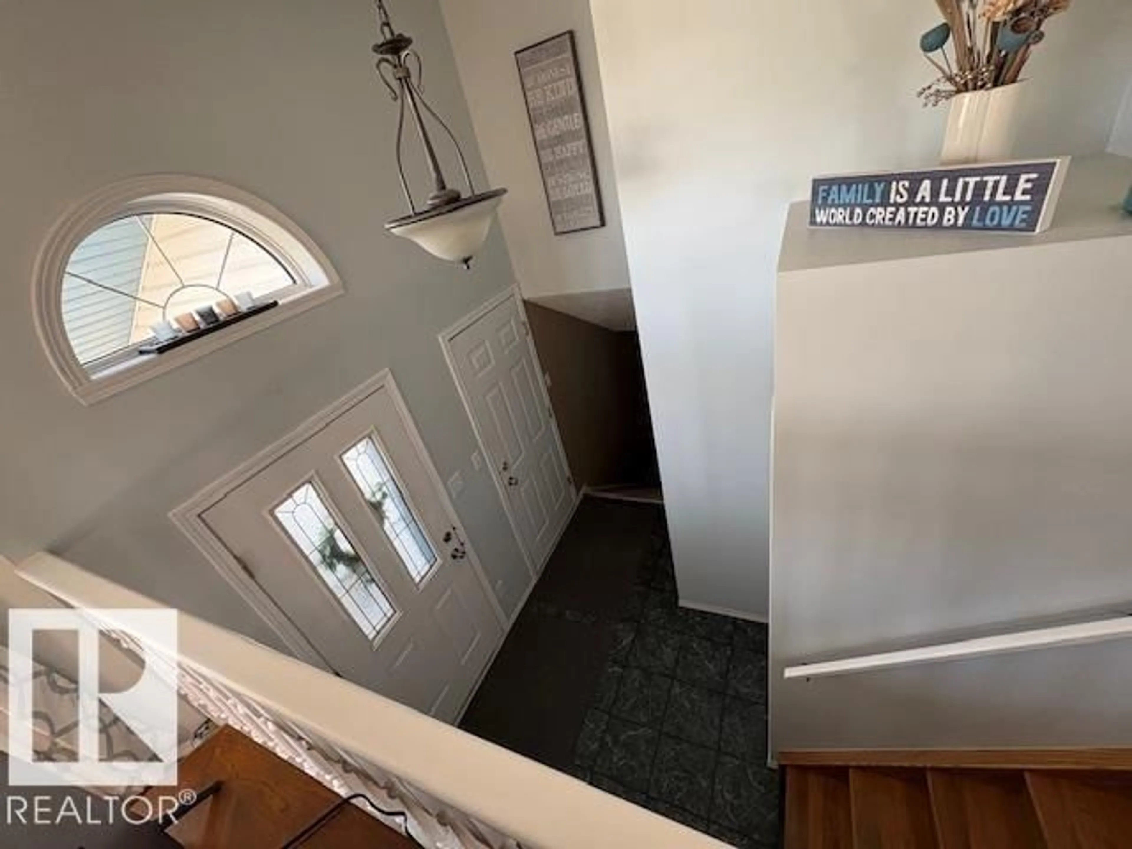 Indoor entryway for 601 19 ST, Cold Lake Alberta T9M1C6