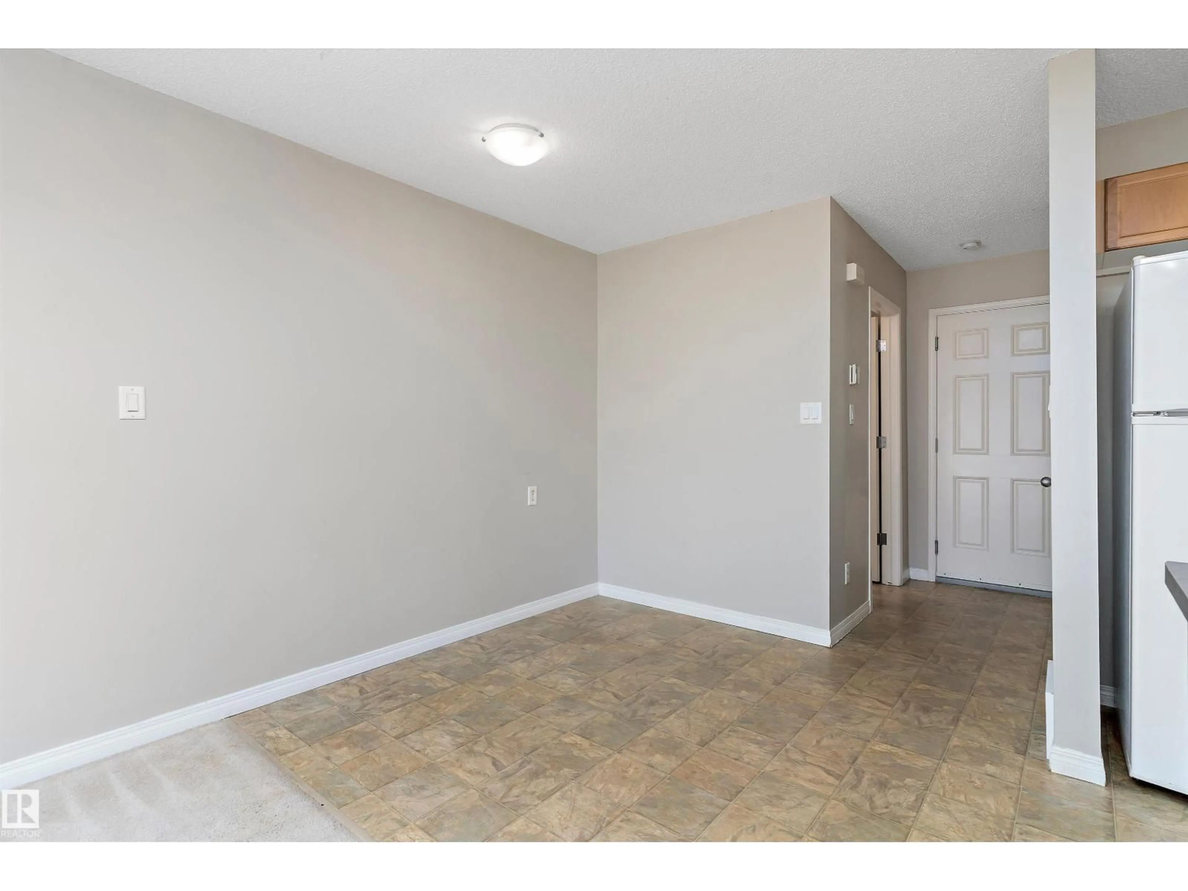 Unknown for #6 - 130 HYNDMAN CR, Edmonton Alberta T5A0E8