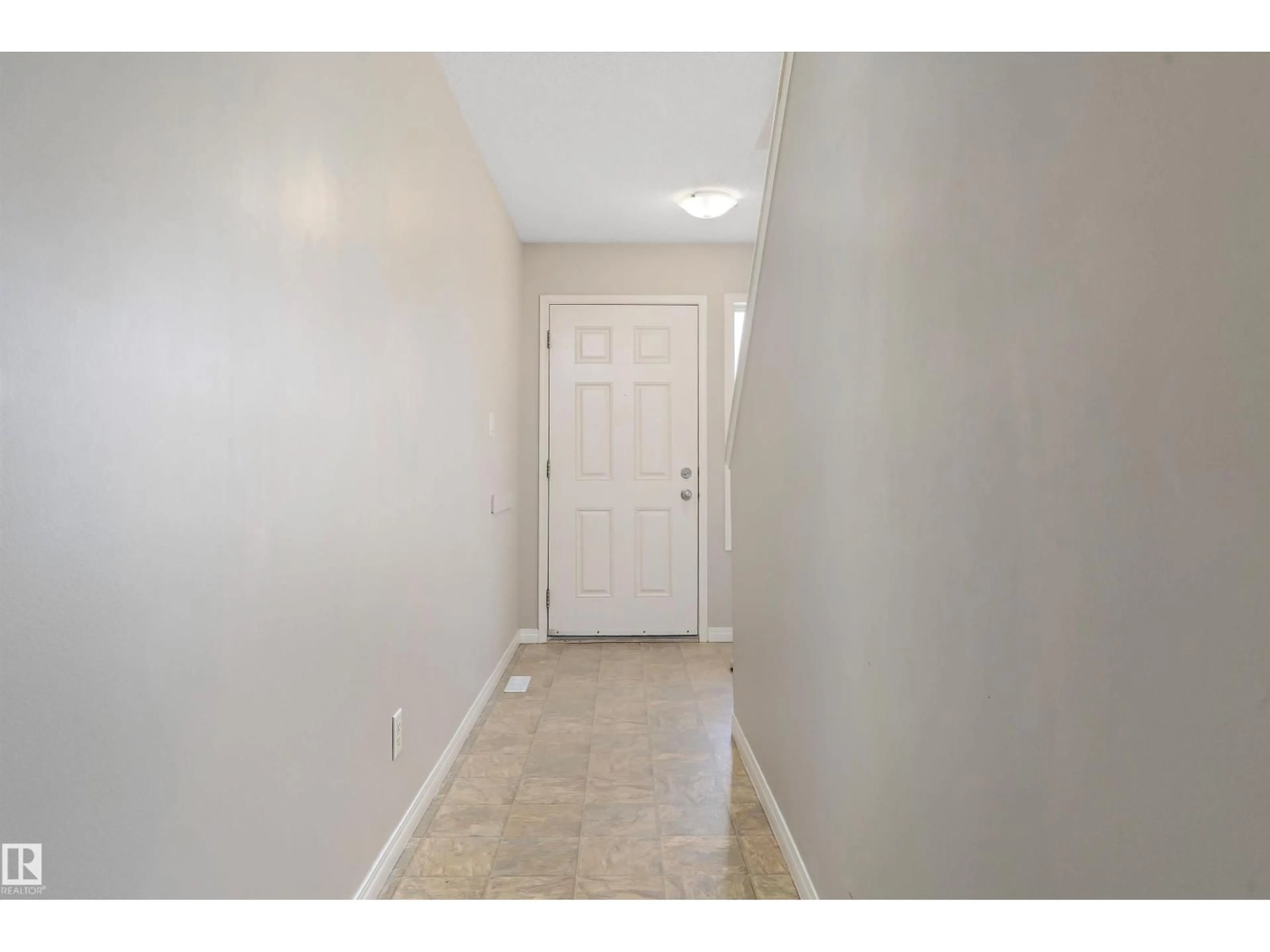 Indoor entryway for #6 - 130 HYNDMAN CR, Edmonton Alberta T5A0E8