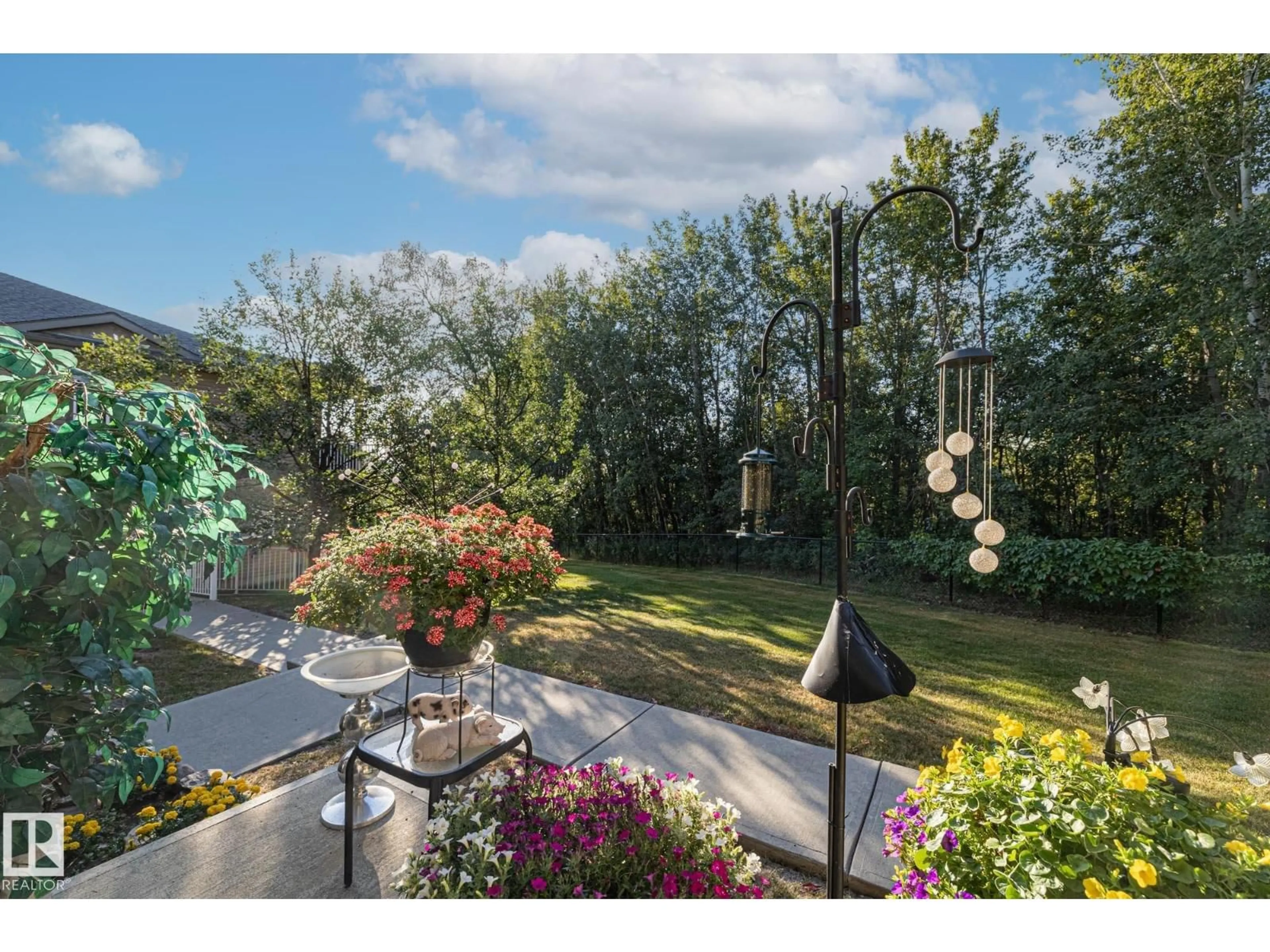 Patio, unknown for 30 - 34 OAK VISTA DR, St. Albert Alberta T8N3T1