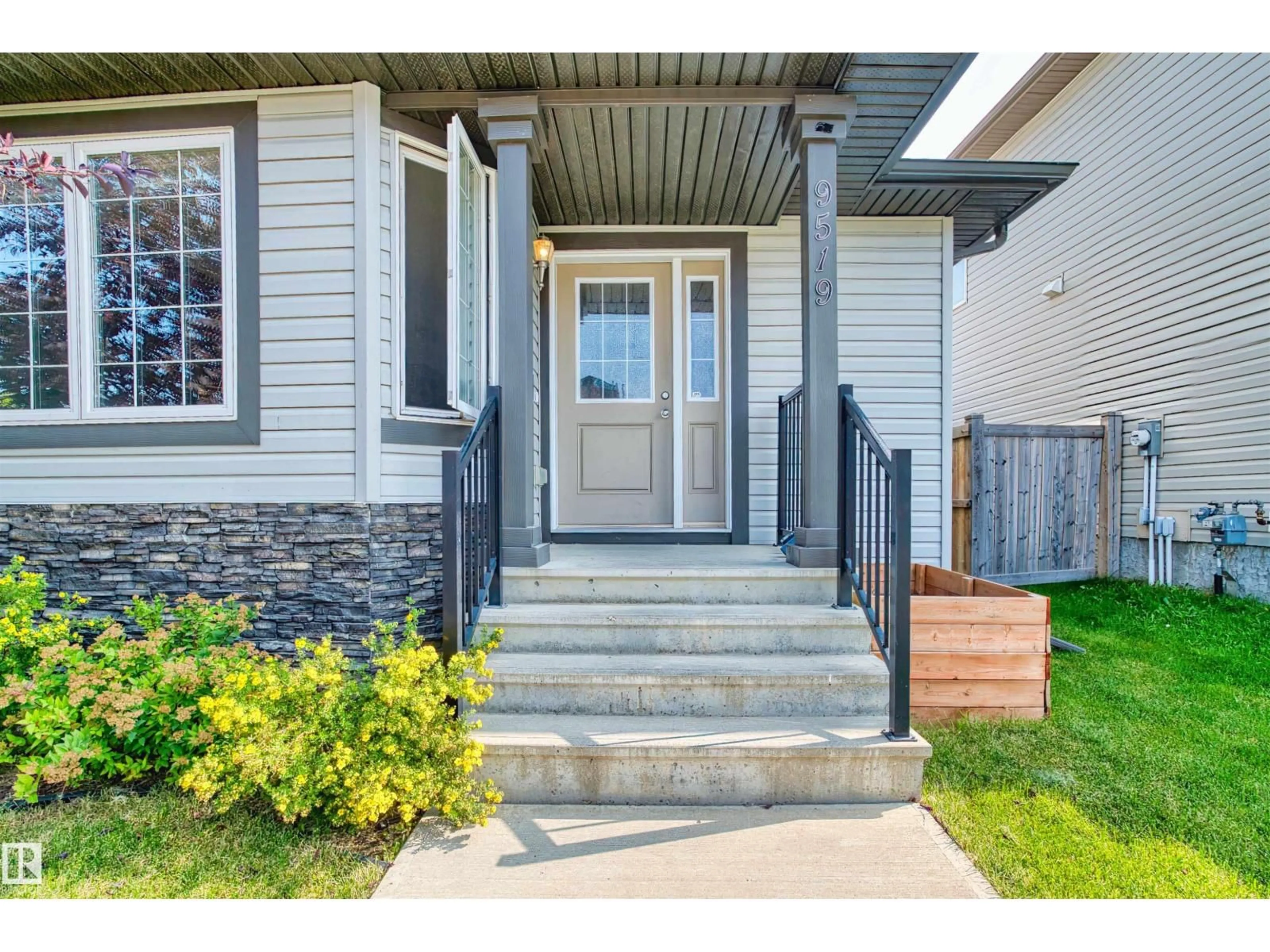 Unknown for 9519 212 ST, Edmonton Alberta T5T4J6