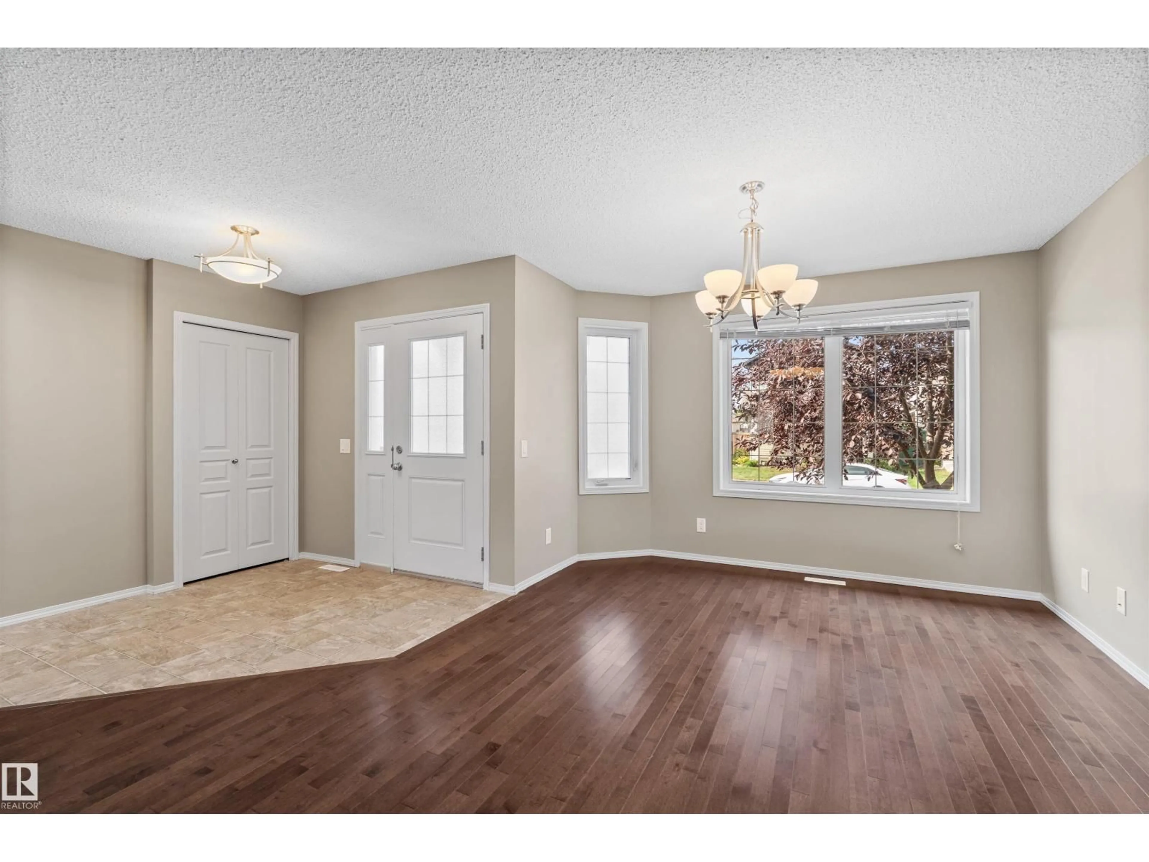 Unknown for 9519 212 ST, Edmonton Alberta T5T4J6