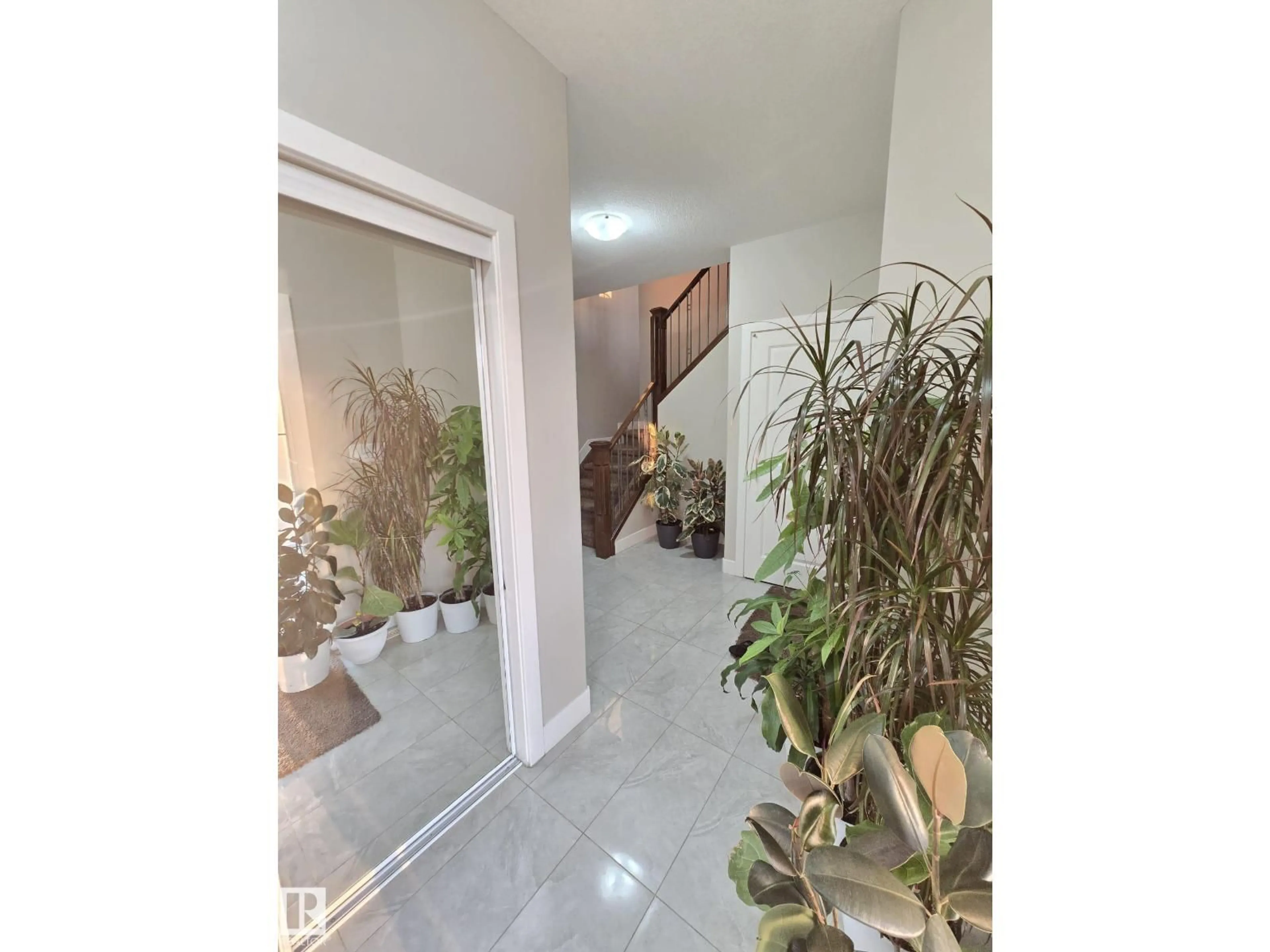 Indoor foyer for 15117 31 ST, Edmonton Alberta T5Y3T5