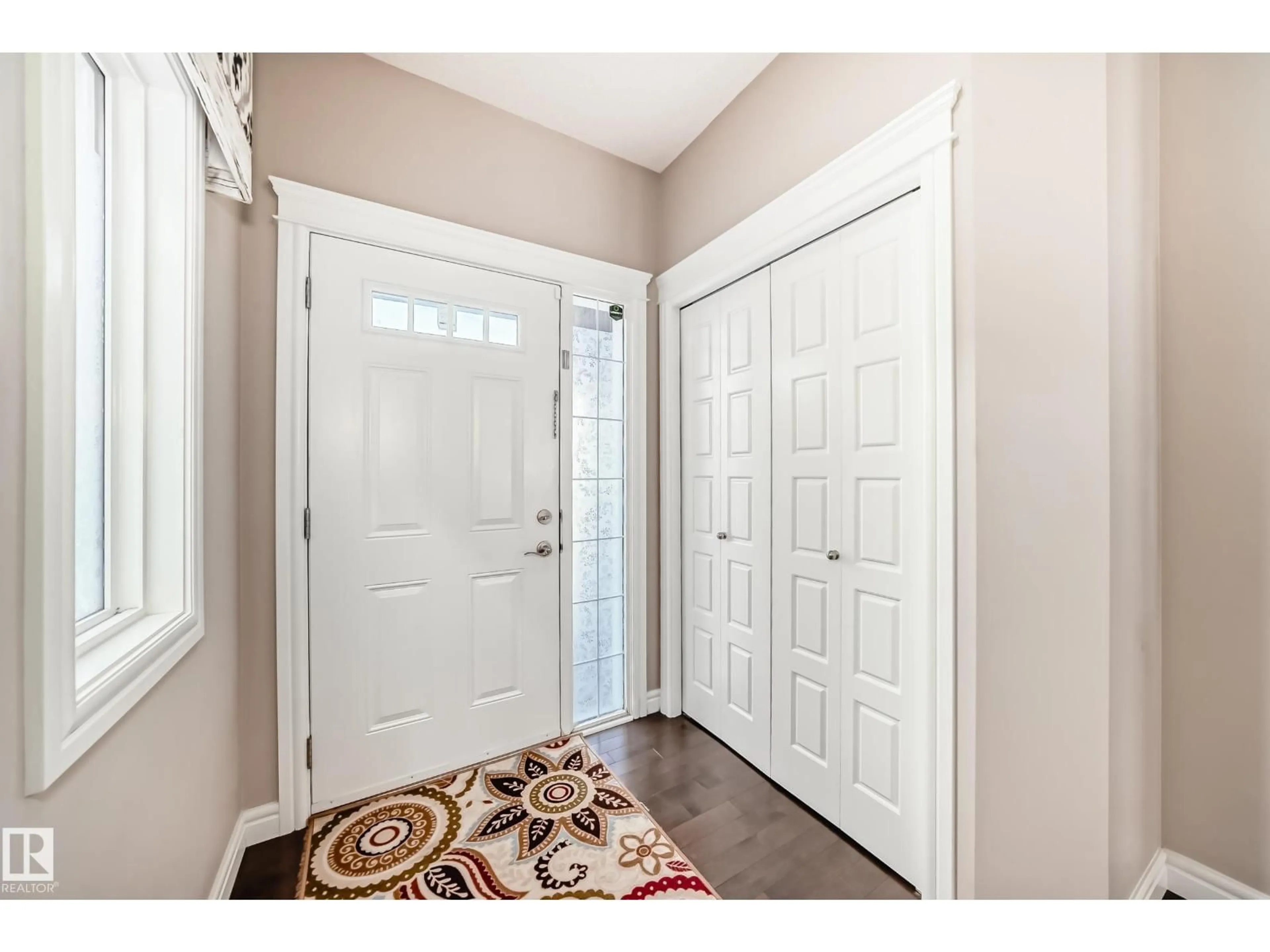 Indoor entryway for 1453 33A ST, Edmonton Alberta T5T0V6