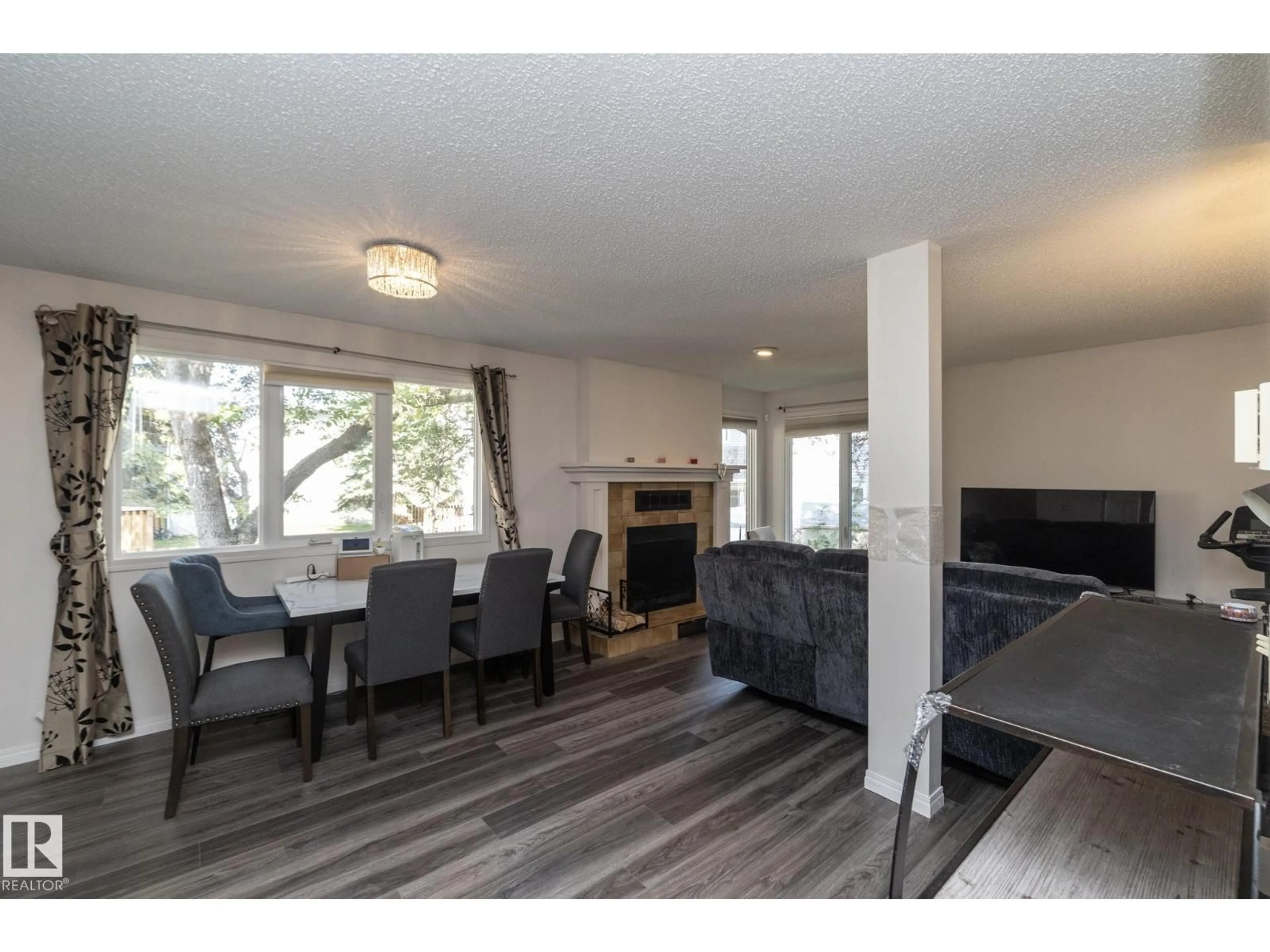 Unknown for 14834 43 AV NW, Edmonton Alberta T6H5S1
