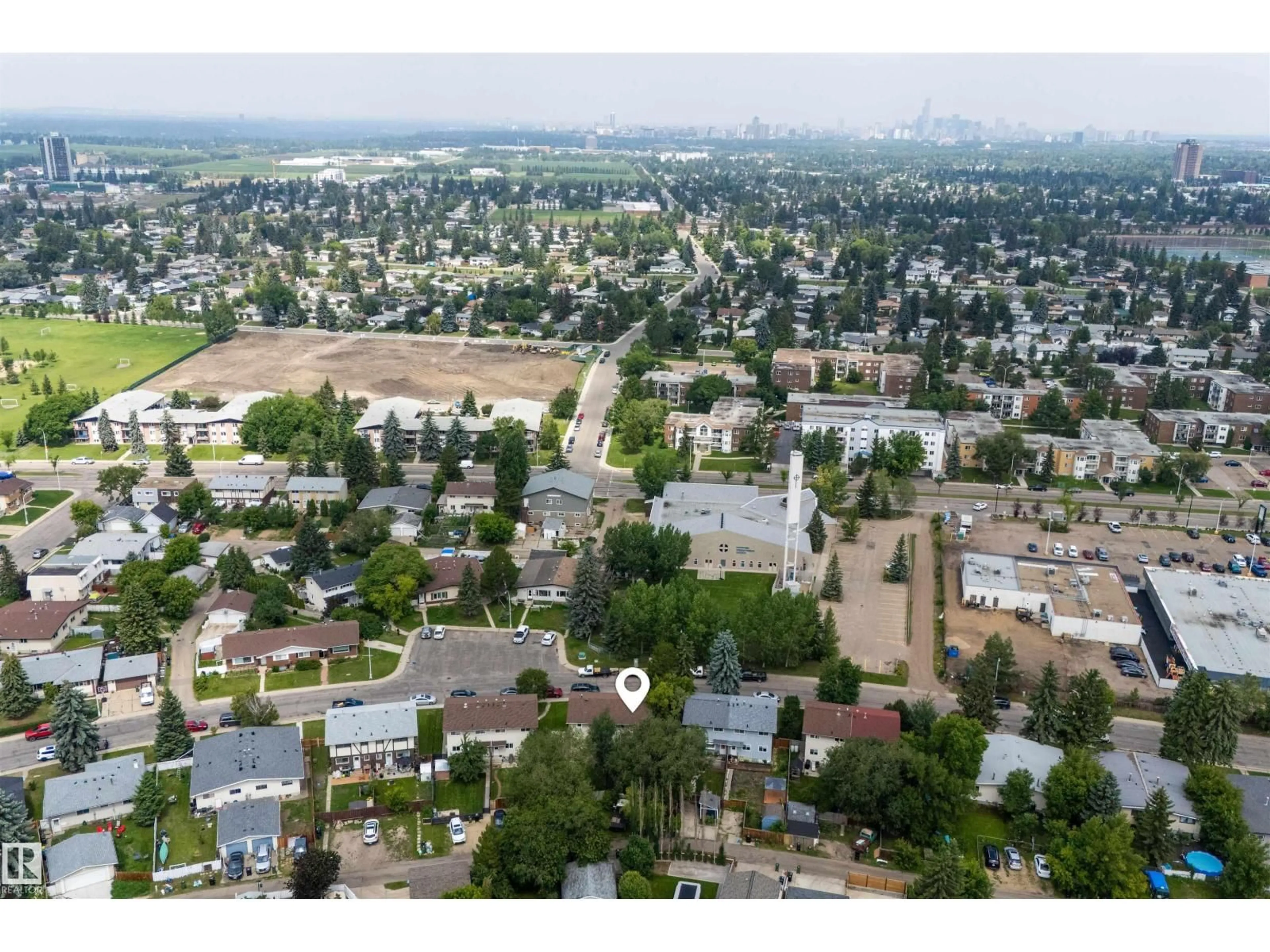 A pic from outside/outdoor area/front of a property/back of a property/a pic from drone, unknown for 11447 39 AV, Edmonton Alberta T6J0M5