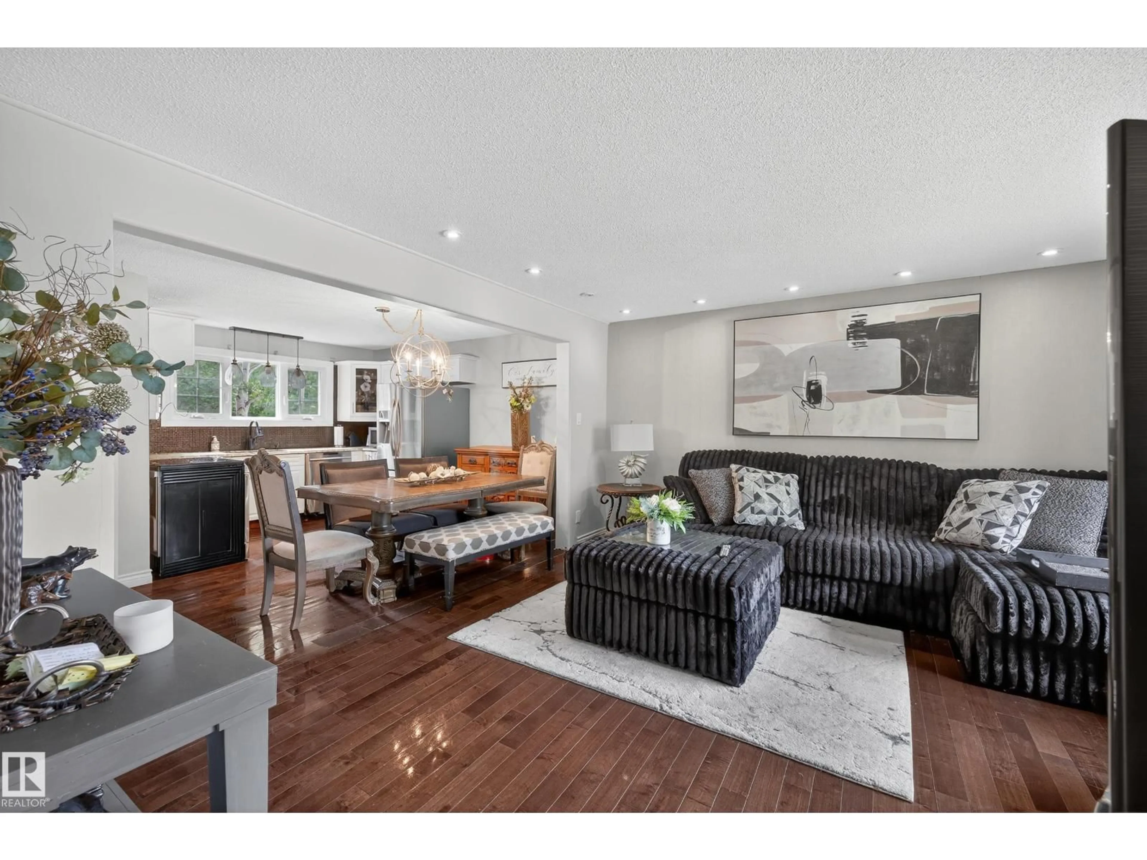 Living room with furniture, unknown for 11447 39 AV, Edmonton Alberta T6J0M5
