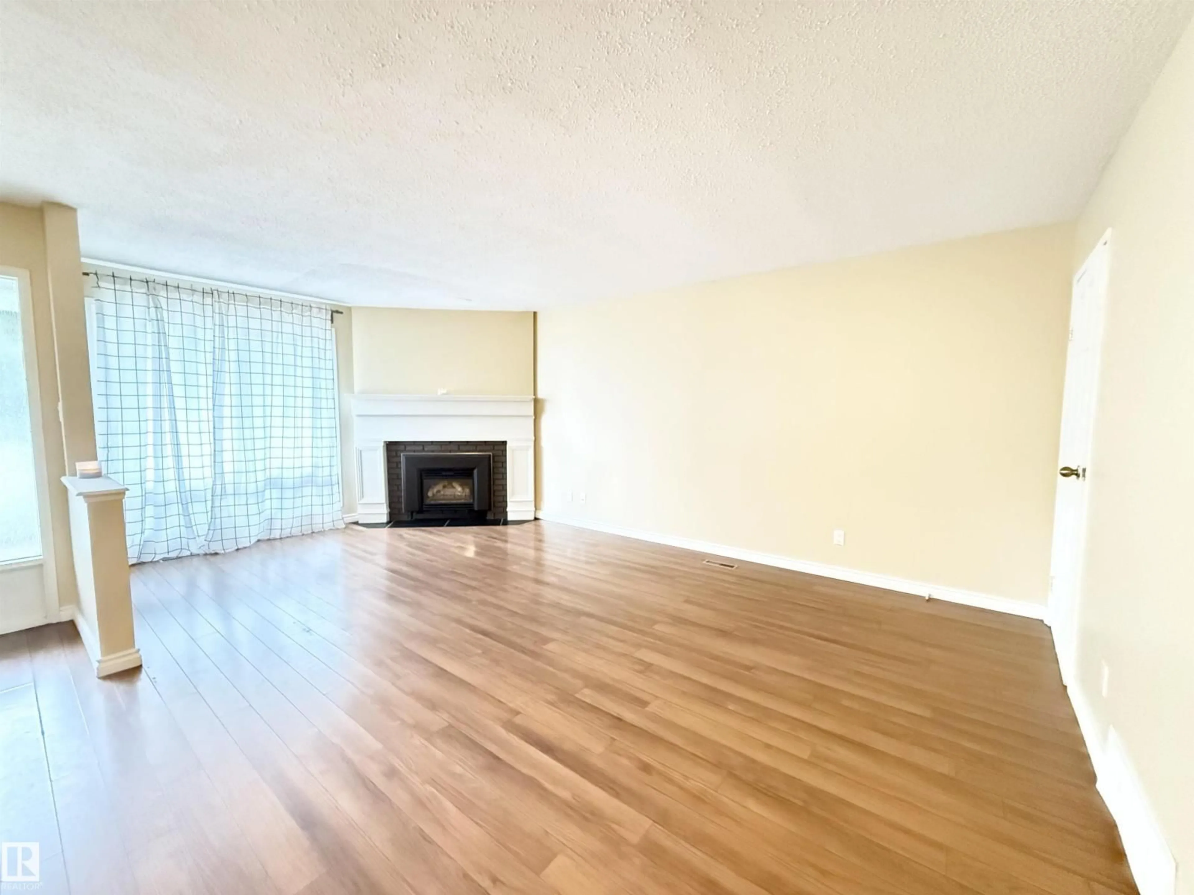 A pic of a room for NW - 11805 32A AV, Edmonton Alberta T6J5K8
