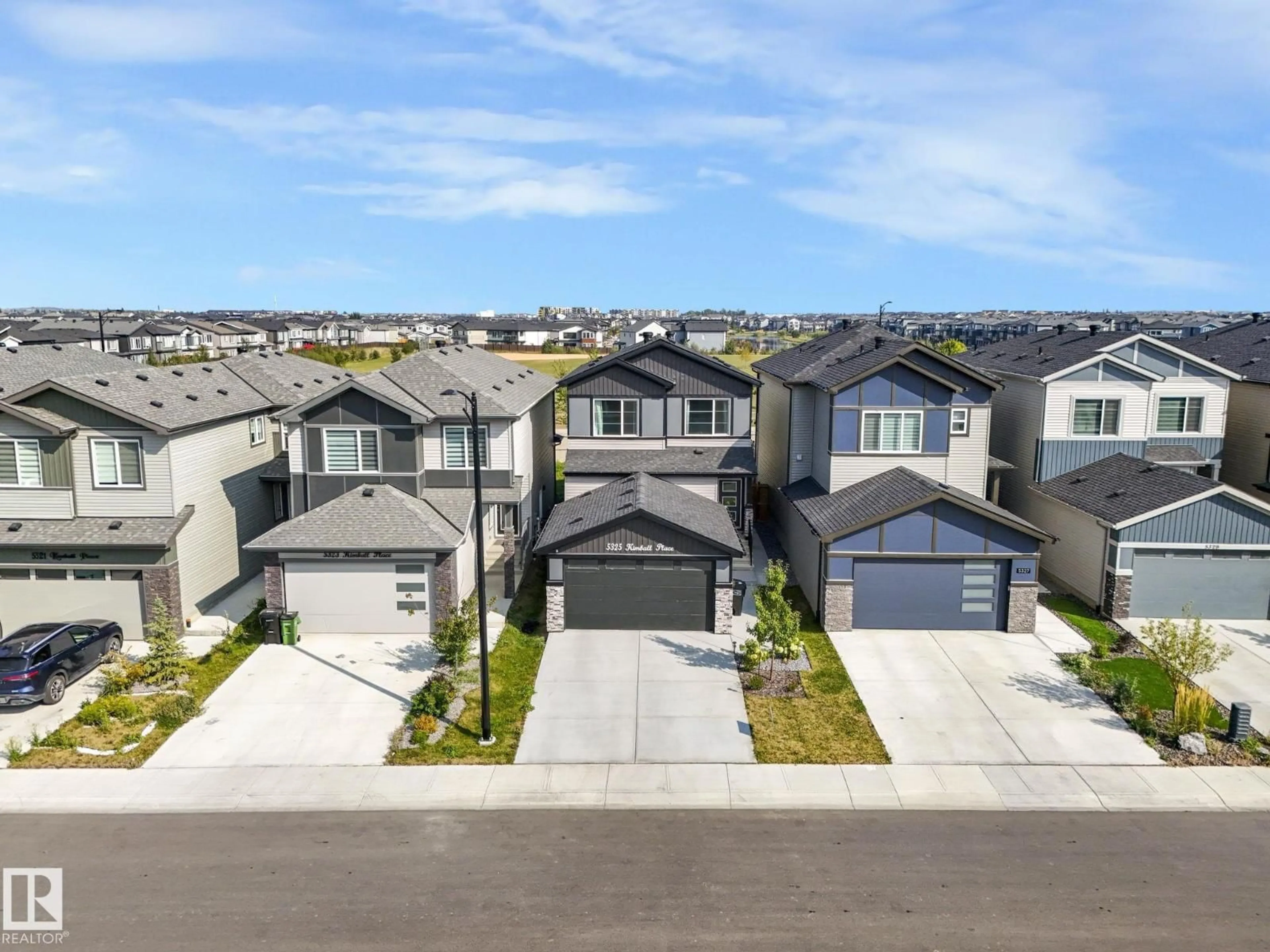 A pic from outside/outdoor area/front of a property/back of a property/a pic from drone, street for 5325 KIMBALL PL, Edmonton Alberta T6W5E6