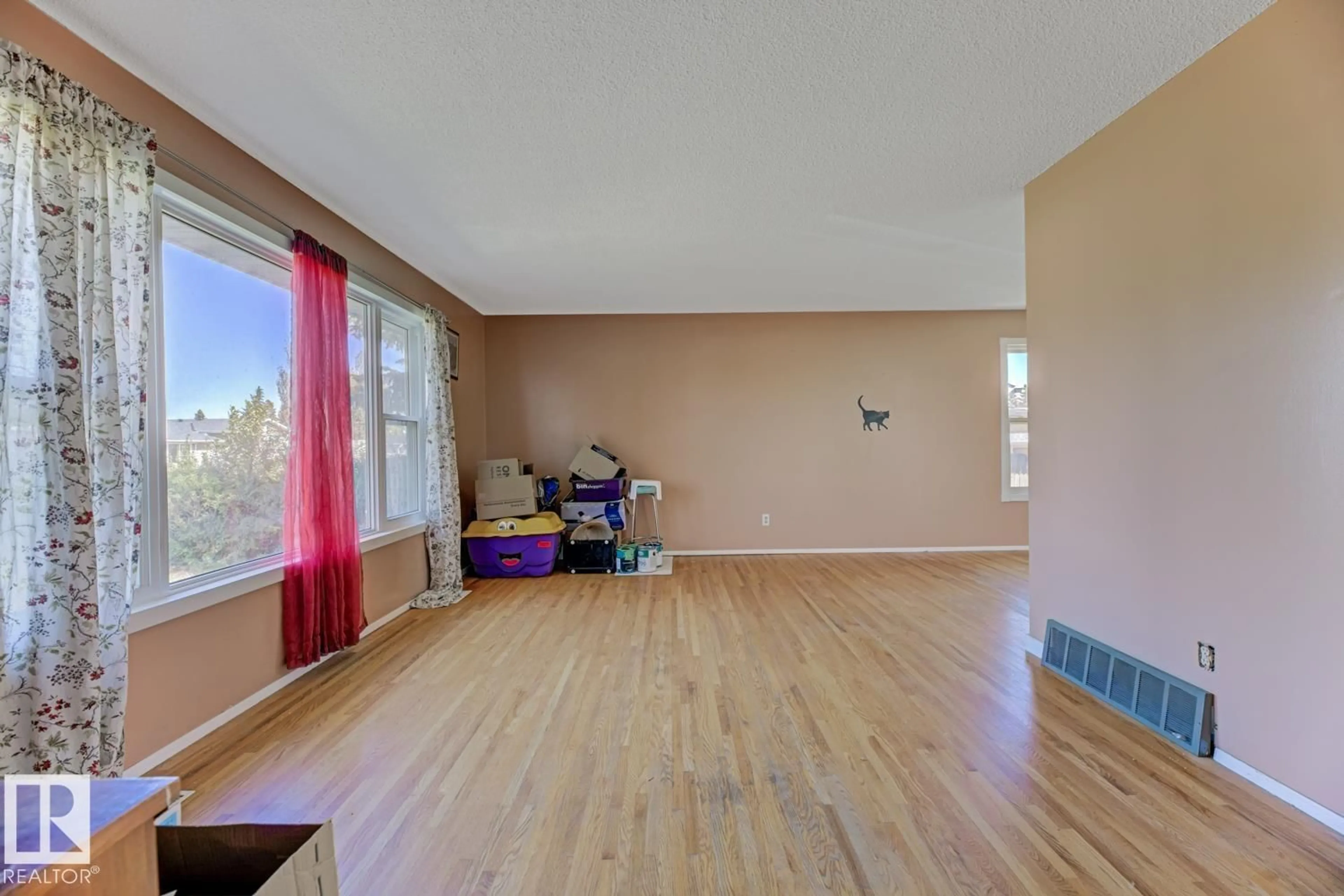 A pic of a room for 7803 141 AV, Edmonton Alberta T5C2N4