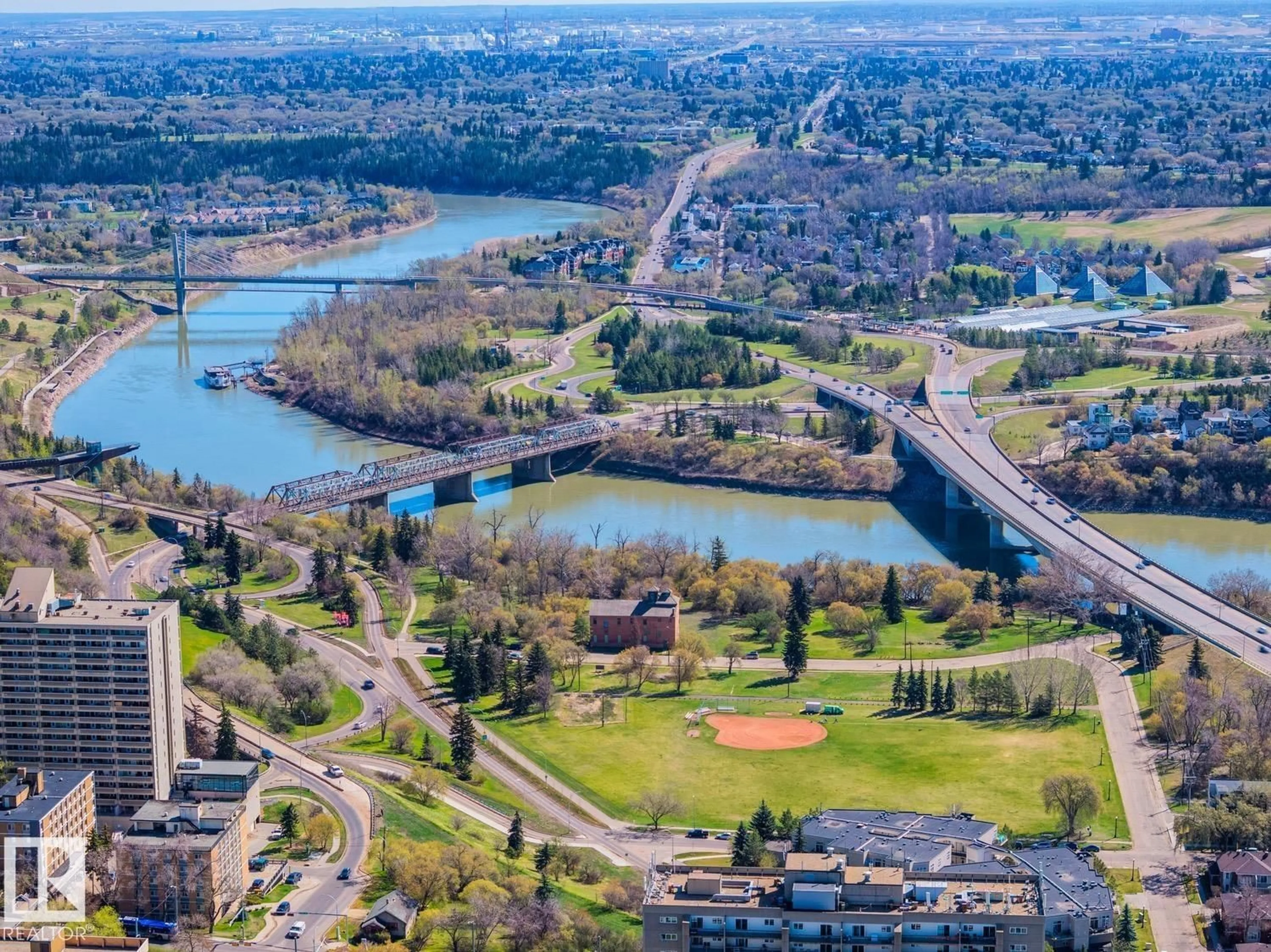 A pic from outside/outdoor area/front of a property/back of a property/a pic from drone, water/lake/river/ocean view for 906 - 9819 104 ST, Edmonton Alberta T5K0Y8