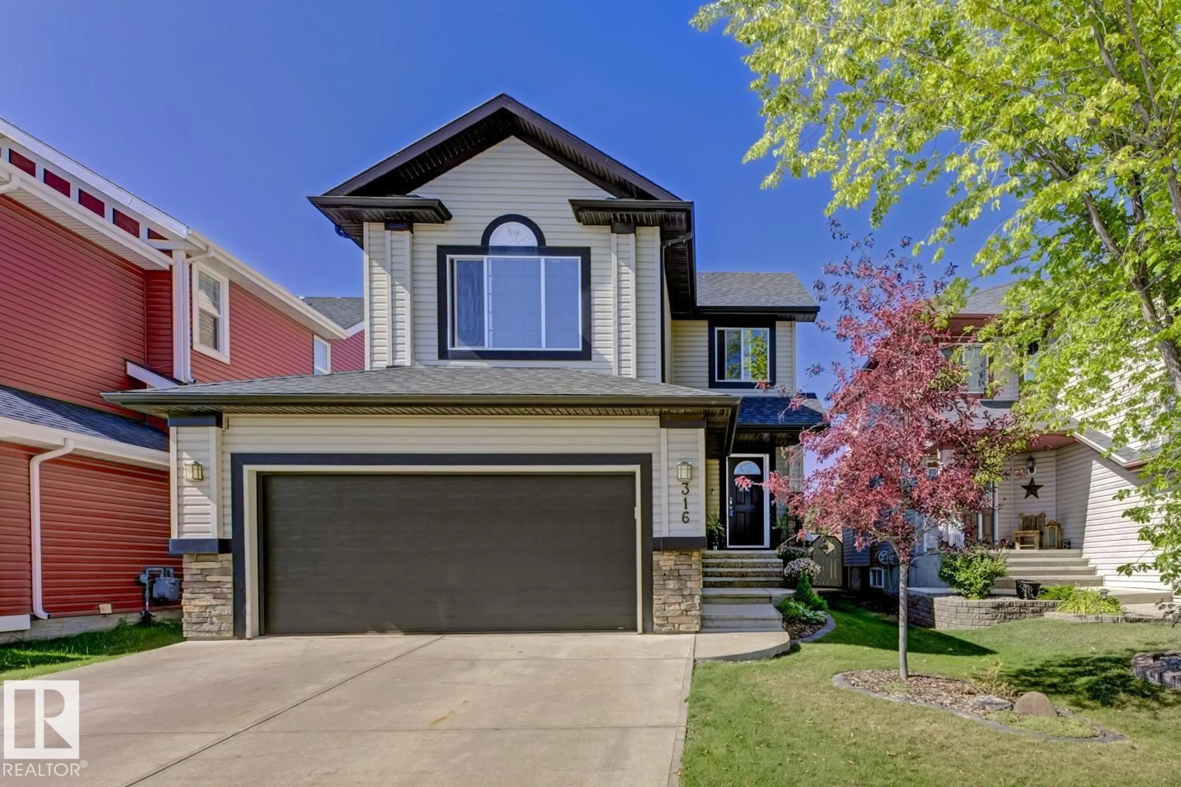 Home with vinyl exterior material, street for 316 SOUTHWICK BV, Leduc Alberta T9E0E8