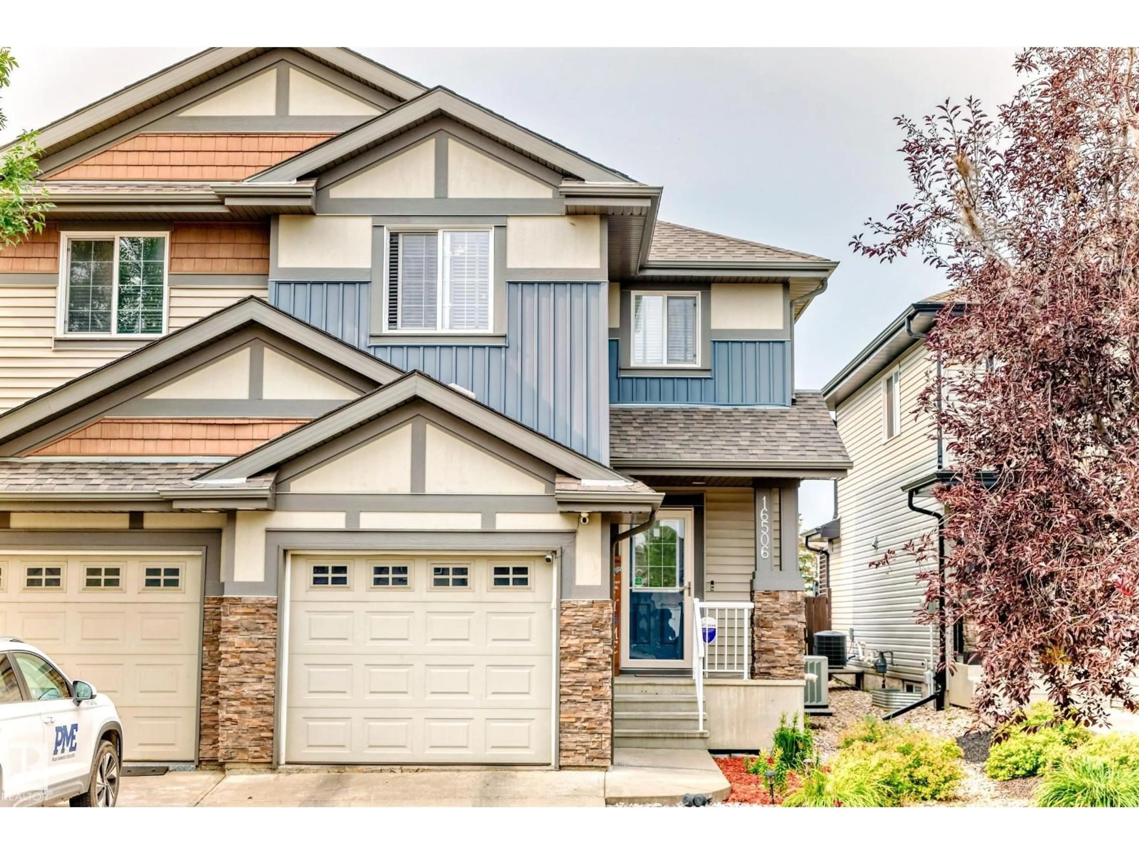 Home with vinyl exterior material, street for NW - 16506 135 ST, Edmonton Alberta T6V0G7