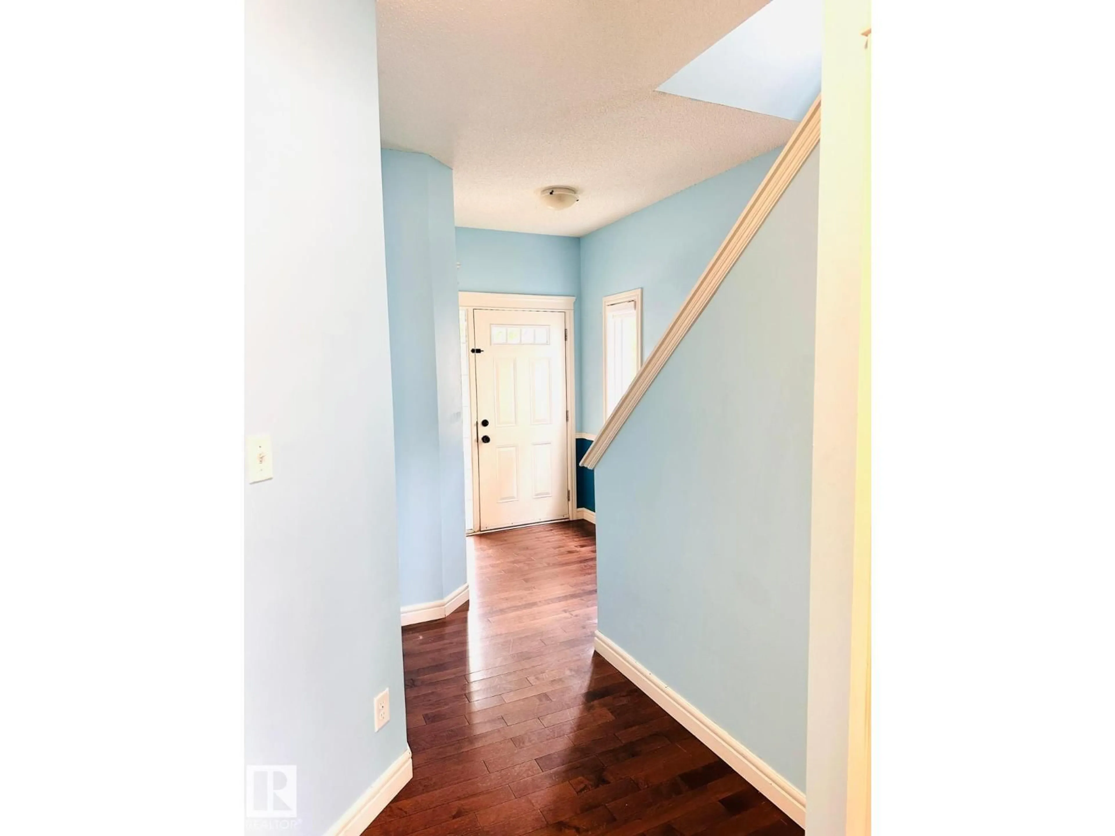 Indoor entryway for 2825 16A AV, Edmonton Alberta T6T0T7