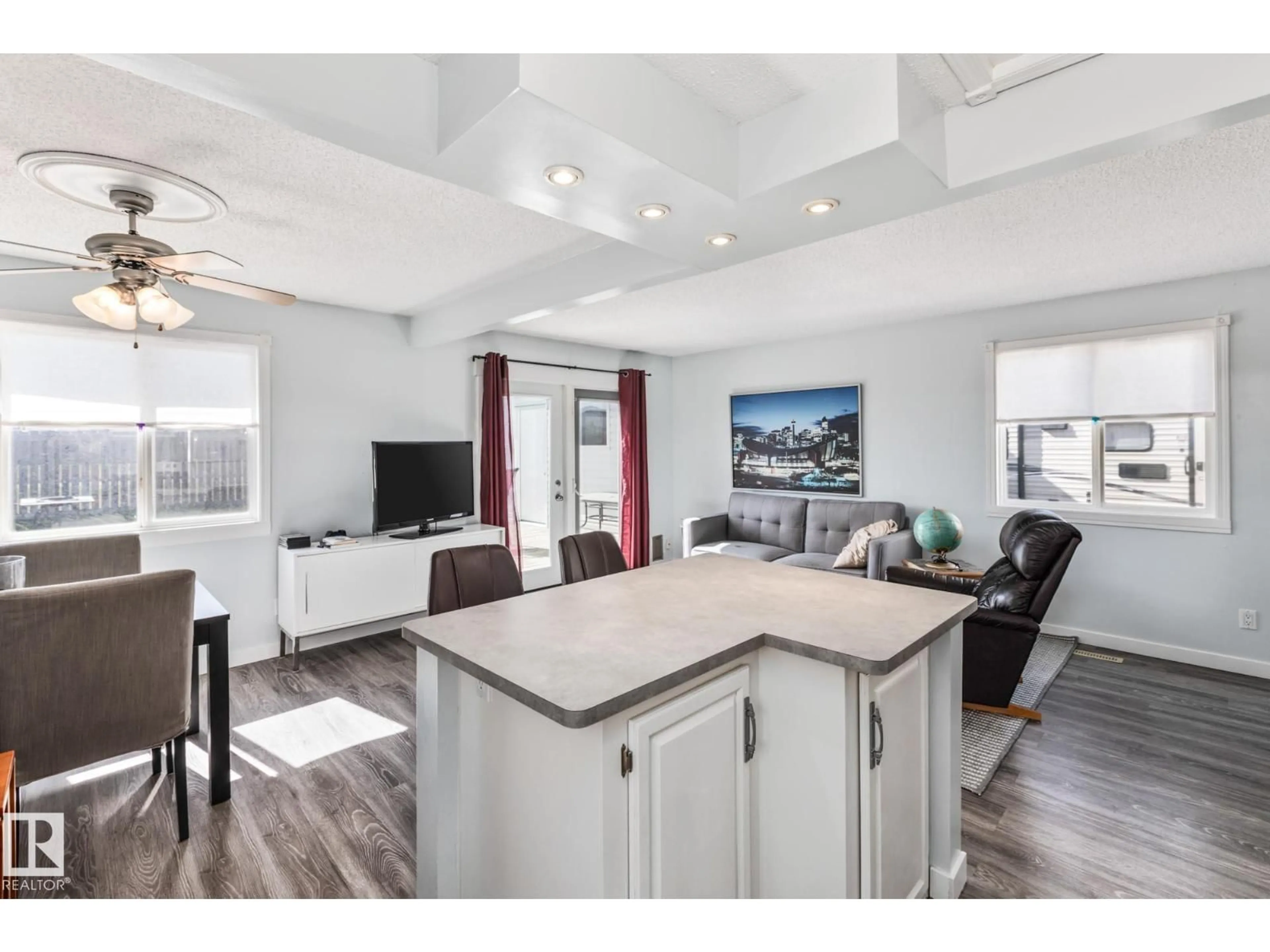 Open concept kitchen, unknown for 84 CHUNGO CR, Devon Alberta T9G1V5