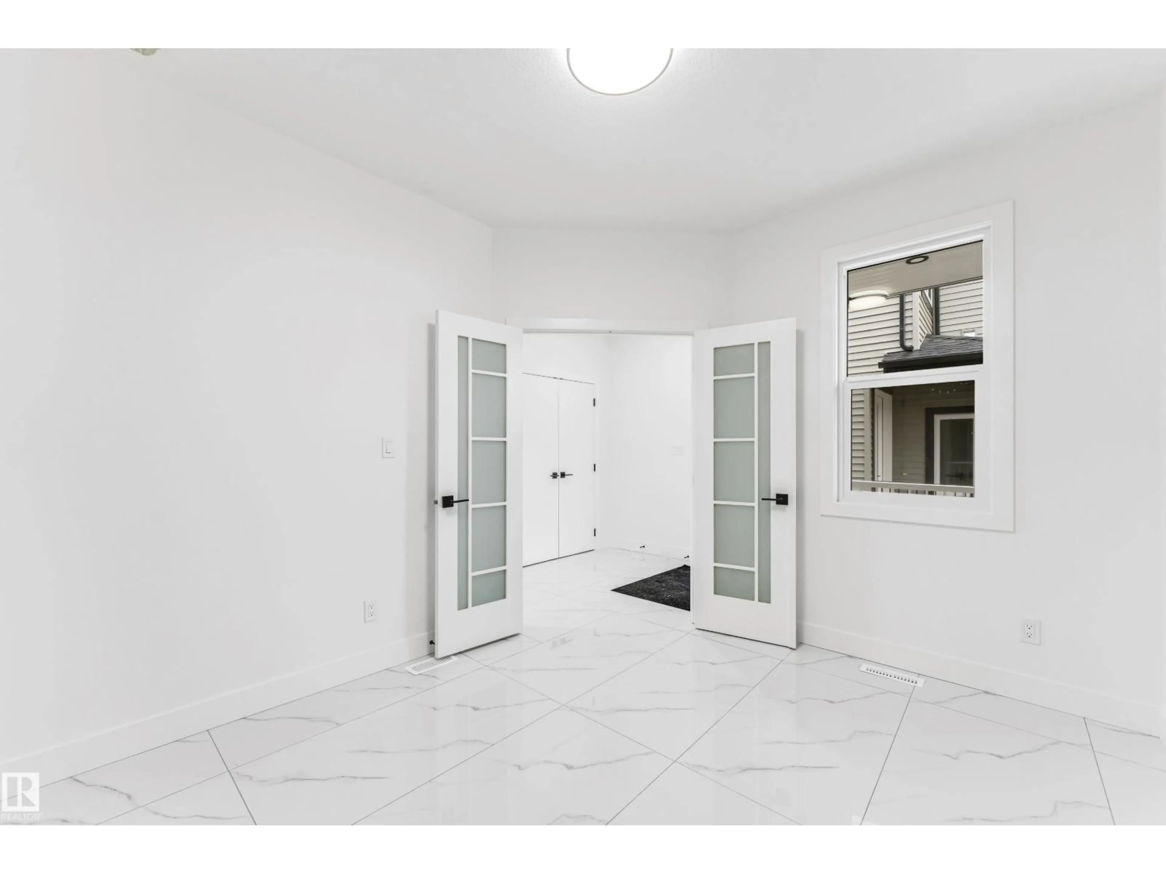 Indoor entryway for 2734 64 AV, Rural Leduc County Alberta T4X2C1