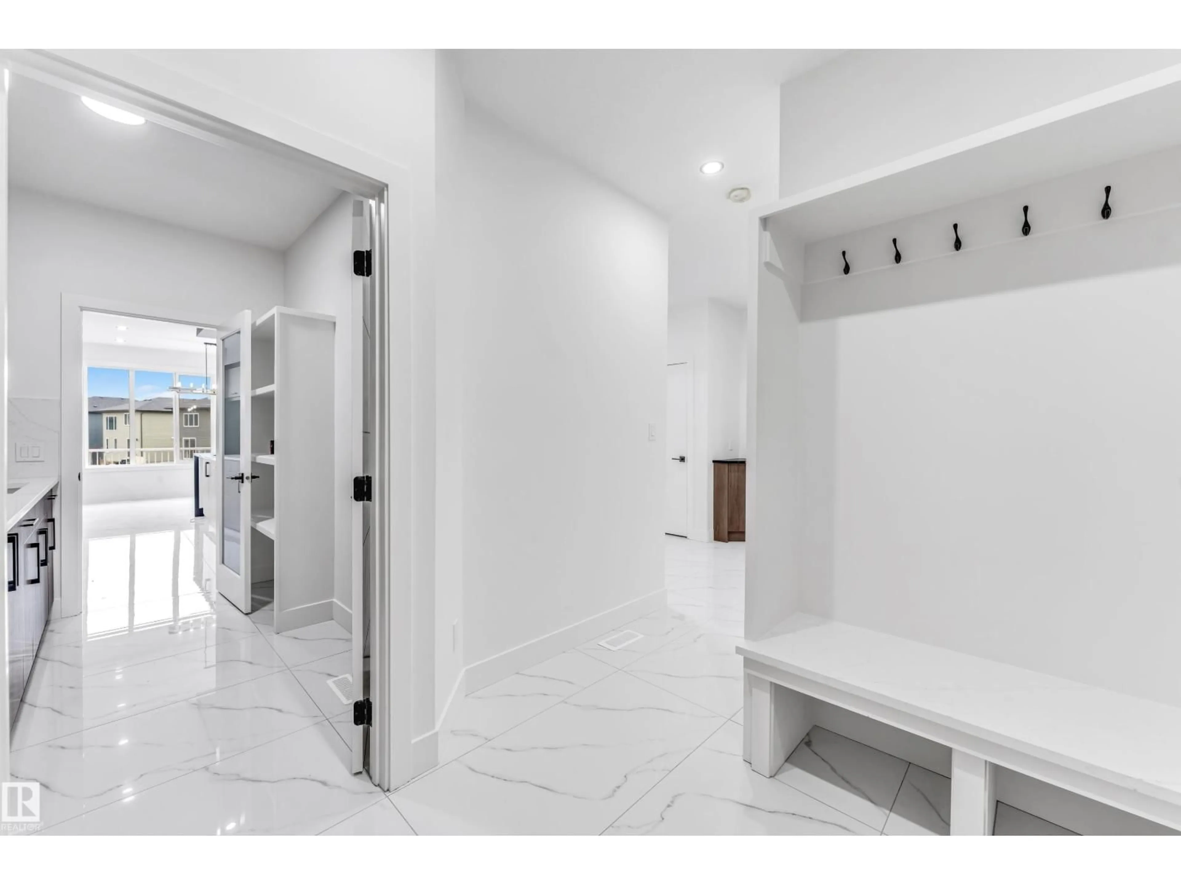 Indoor entryway for 2734 64 AV, Rural Leduc County Alberta T4X2C1