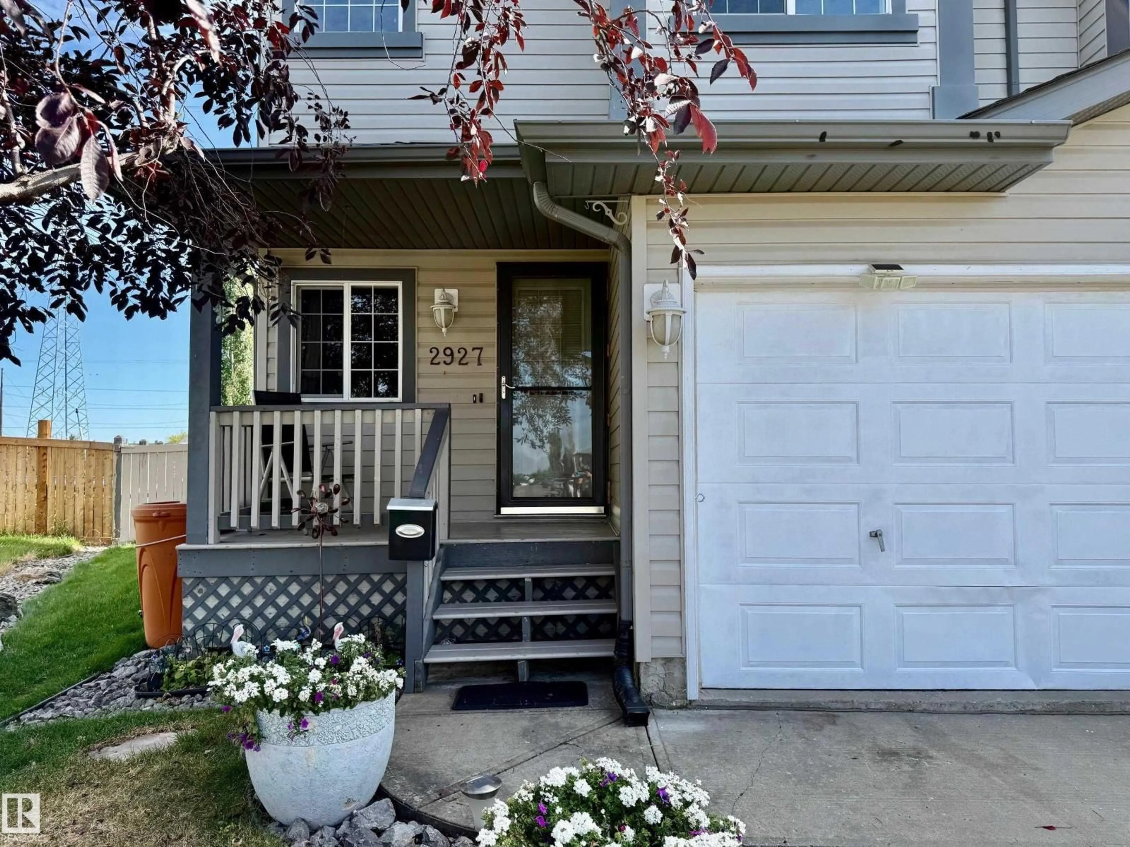 Unknown for 2927 30 ST, Edmonton Alberta T6T1V2